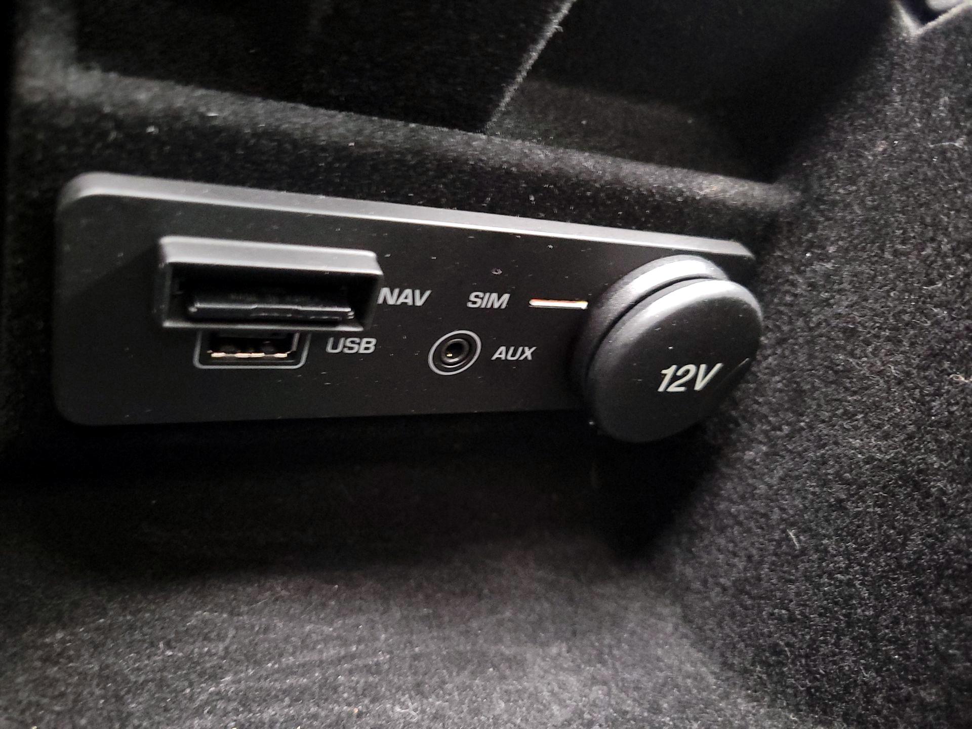 Thumbnail: 2019 Land Rover Range Rover Evoque - 19