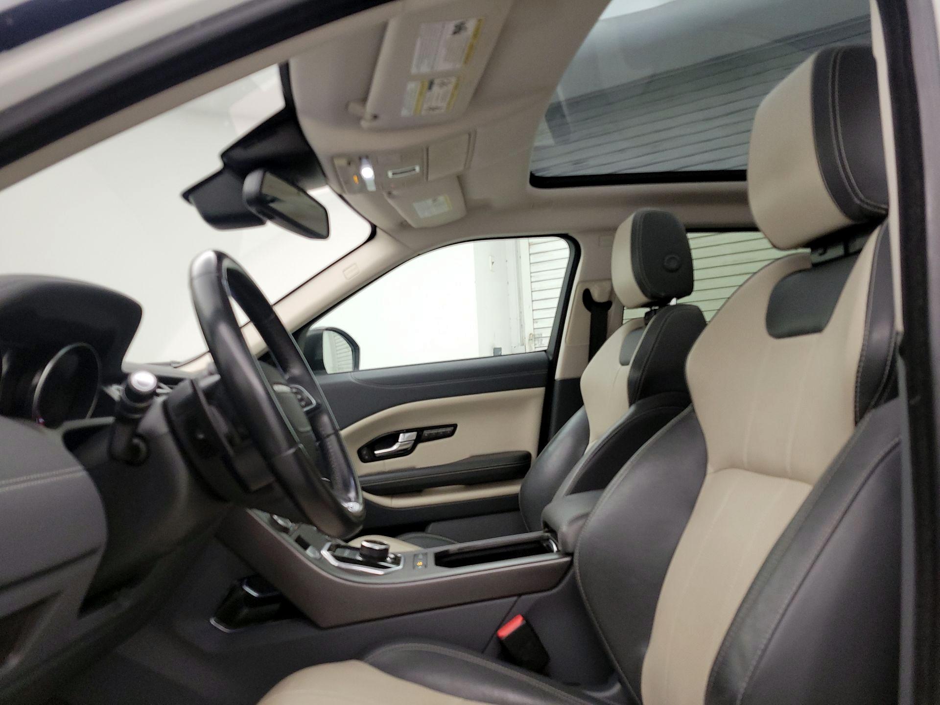 Thumbnail: 2019 Land Rover Range Rover Evoque - 20