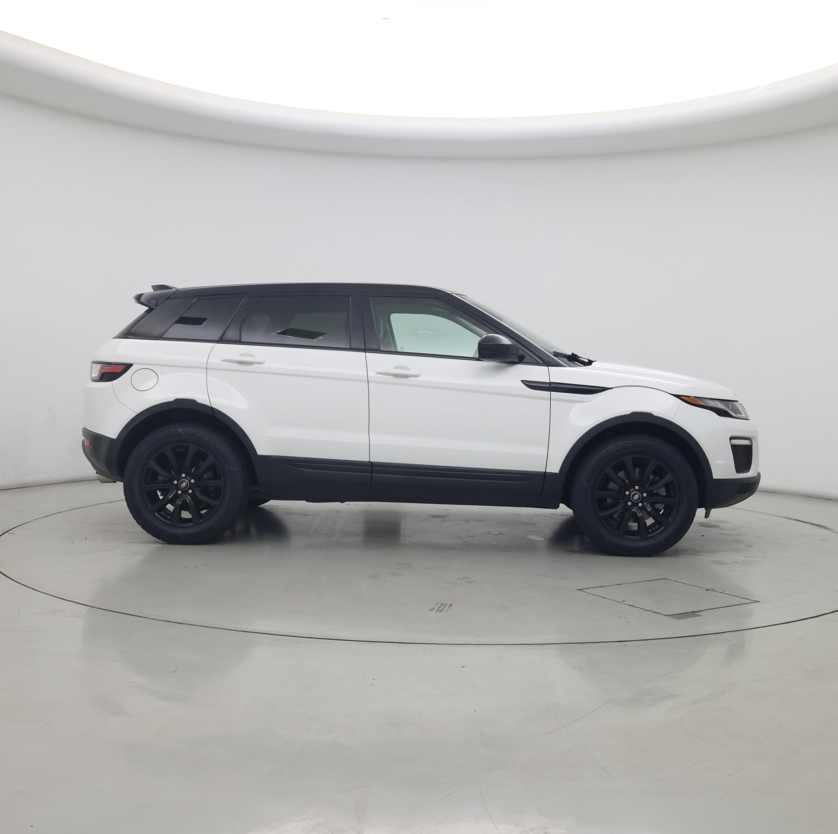 Thumbnail: 2019 Land Rover Range Rover Evoque - 7