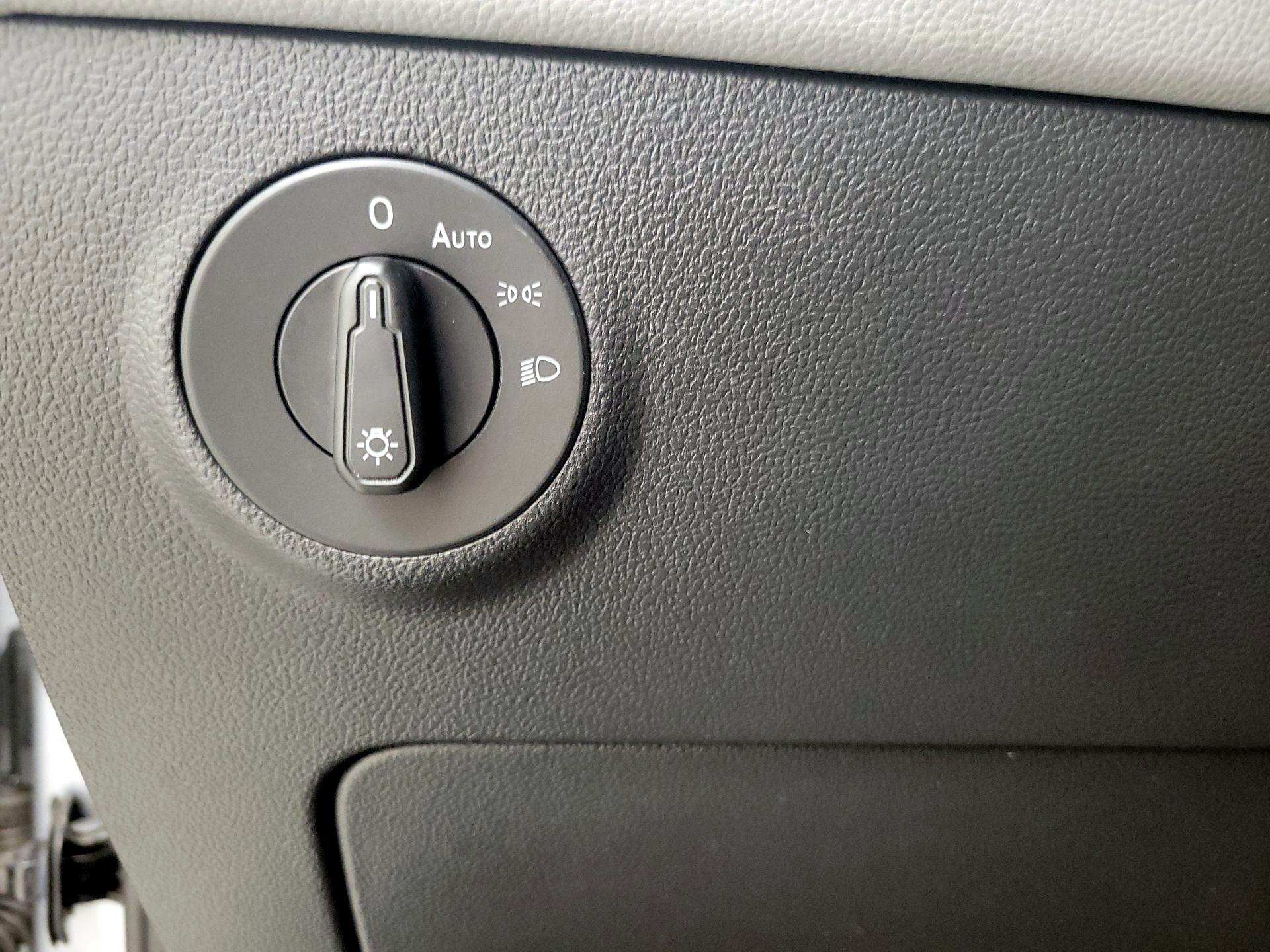 Thumbnail: 2022 Volkswagen Taos - 13