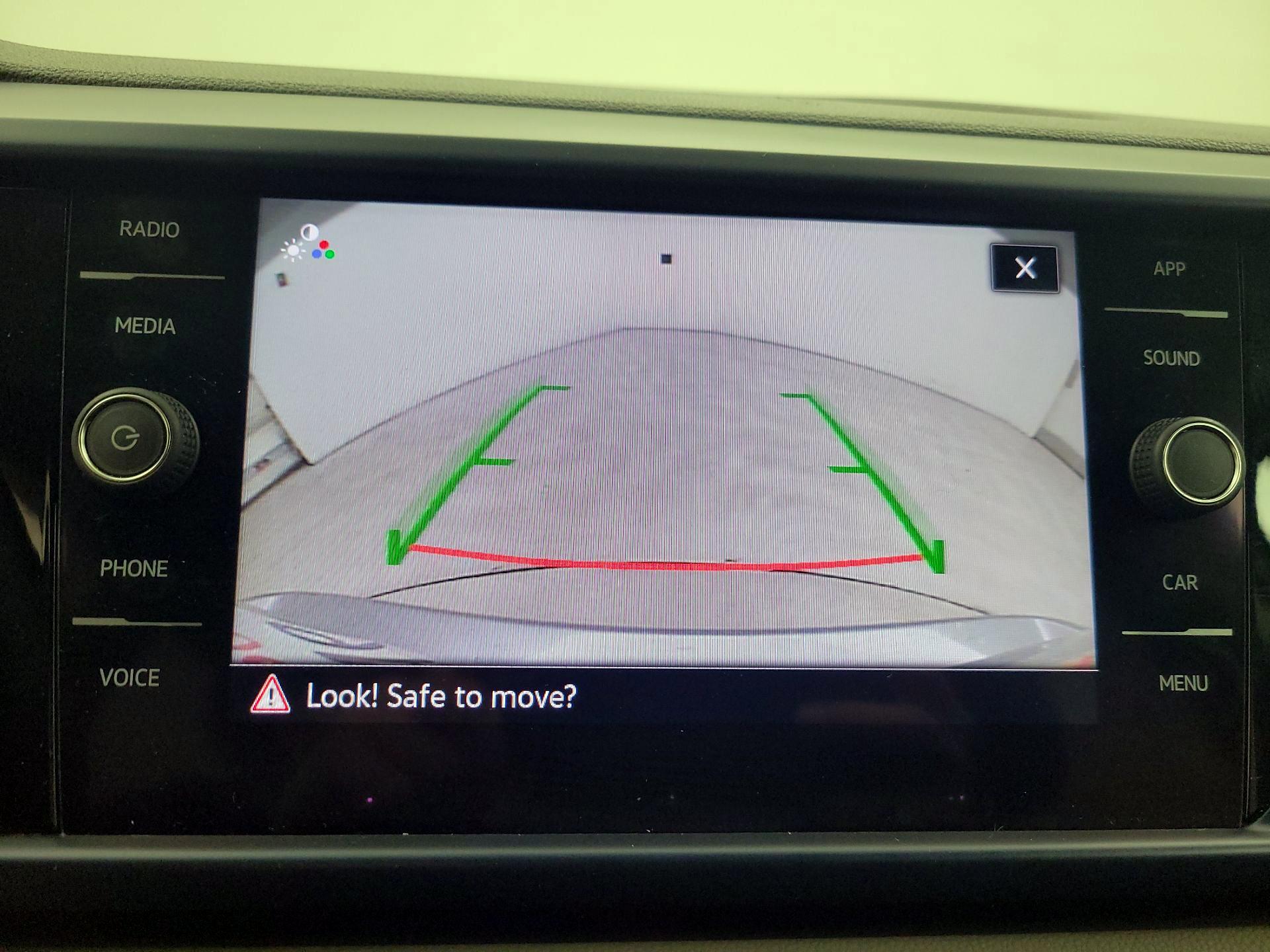 Thumbnail: 2022 Volkswagen Taos - 14