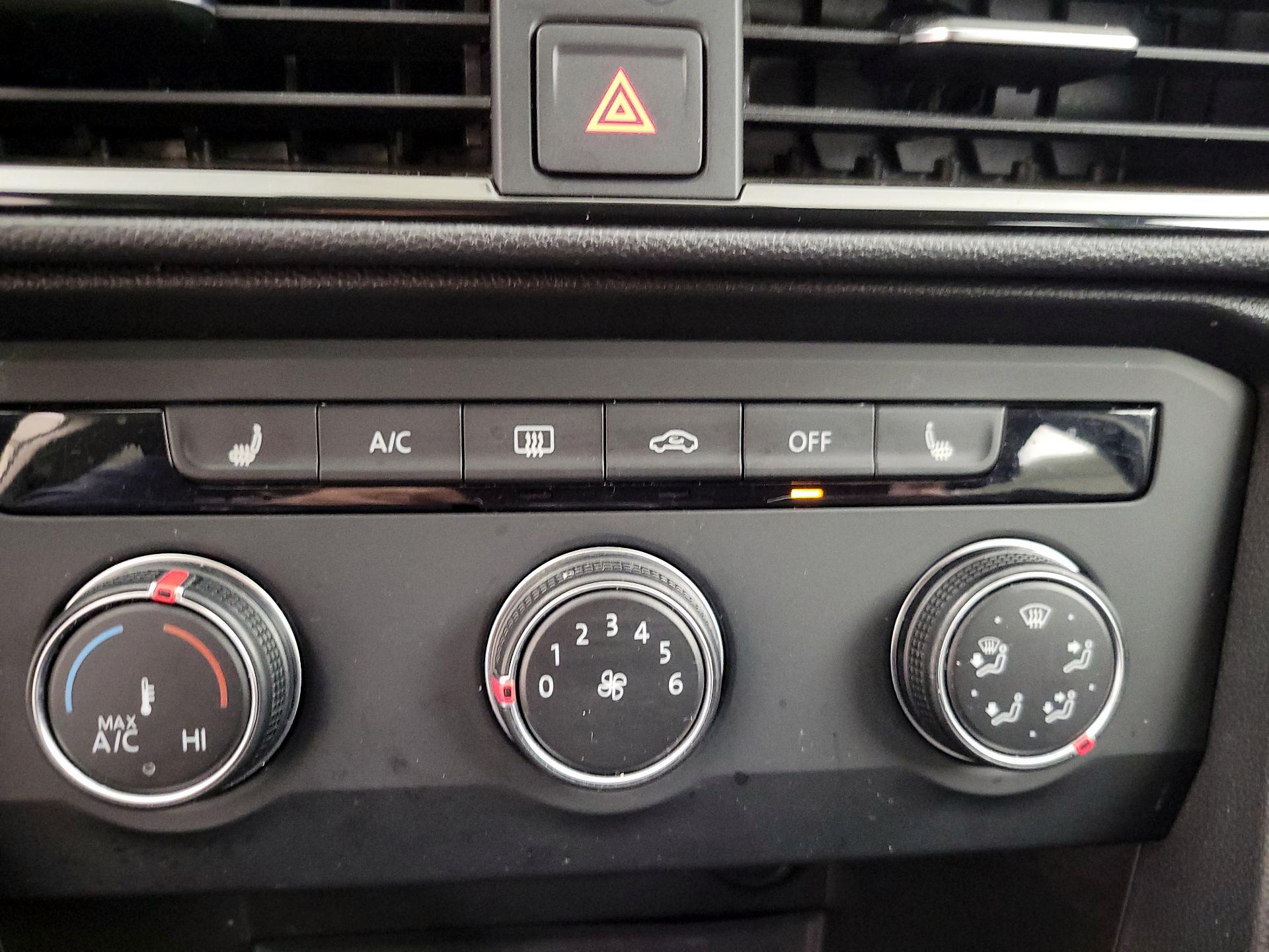 Thumbnail: 2022 Volkswagen Taos - 16