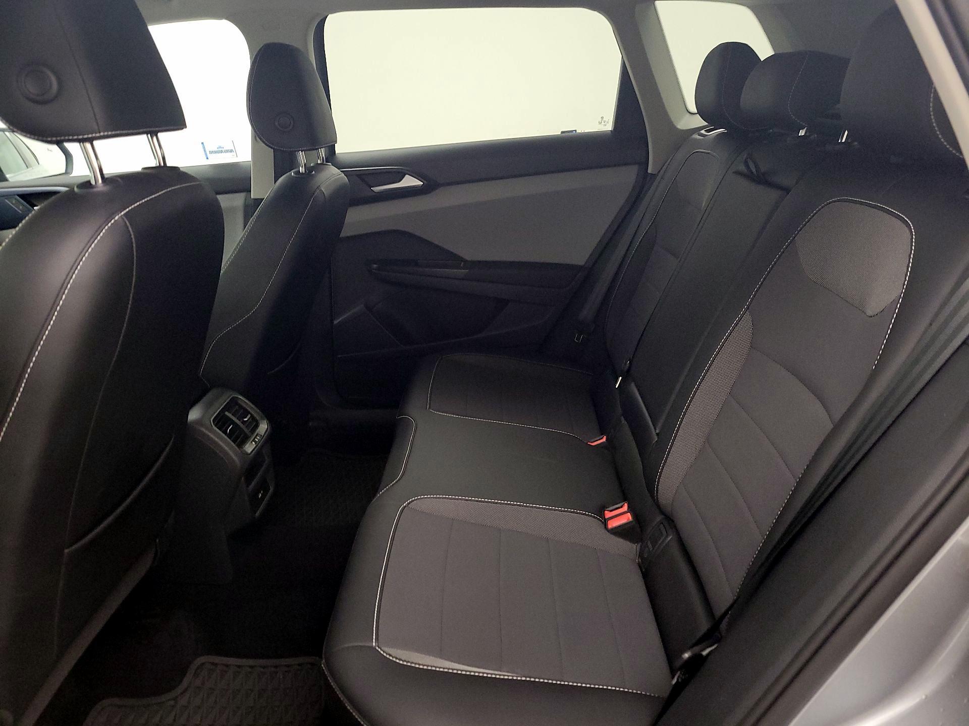 Thumbnail: 2022 Volkswagen Taos - 19