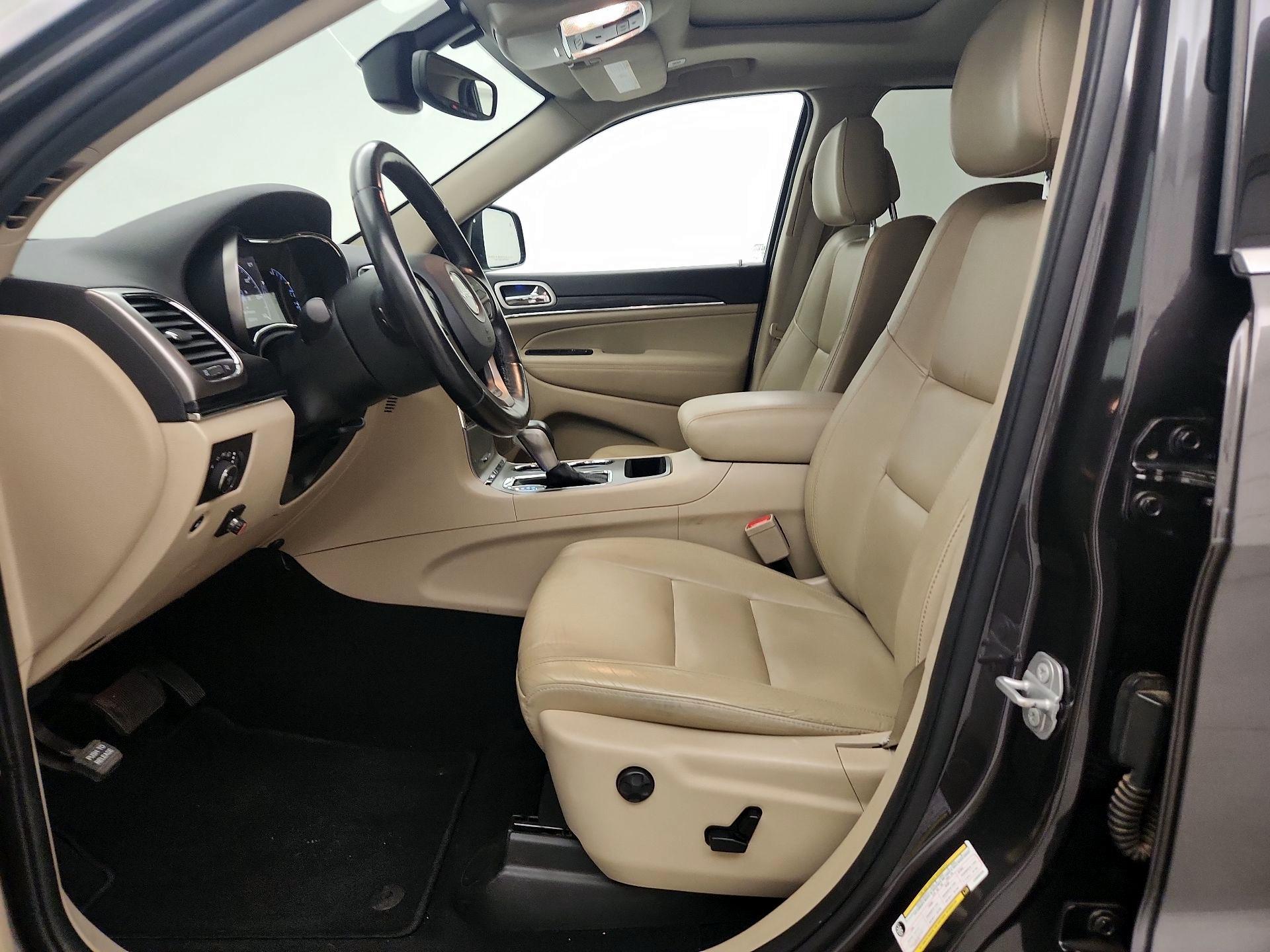 Thumbnail: 2020 Jeep Grand Cherokee - 11