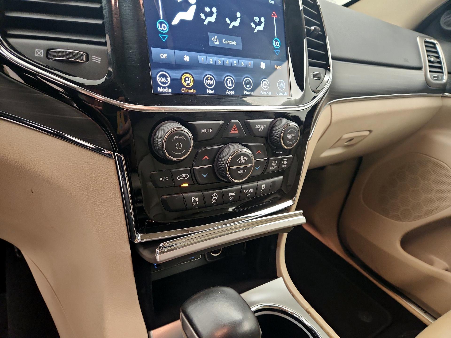 Thumbnail: 2020 Jeep Grand Cherokee - 17