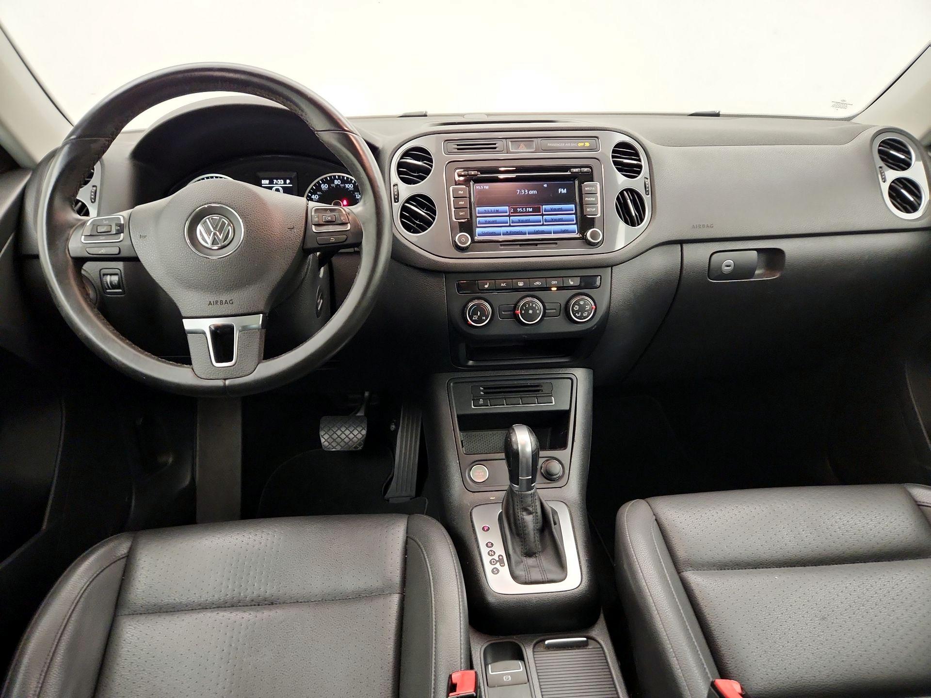 Thumbnail: 2015 Volkswagen Tiguan - 9