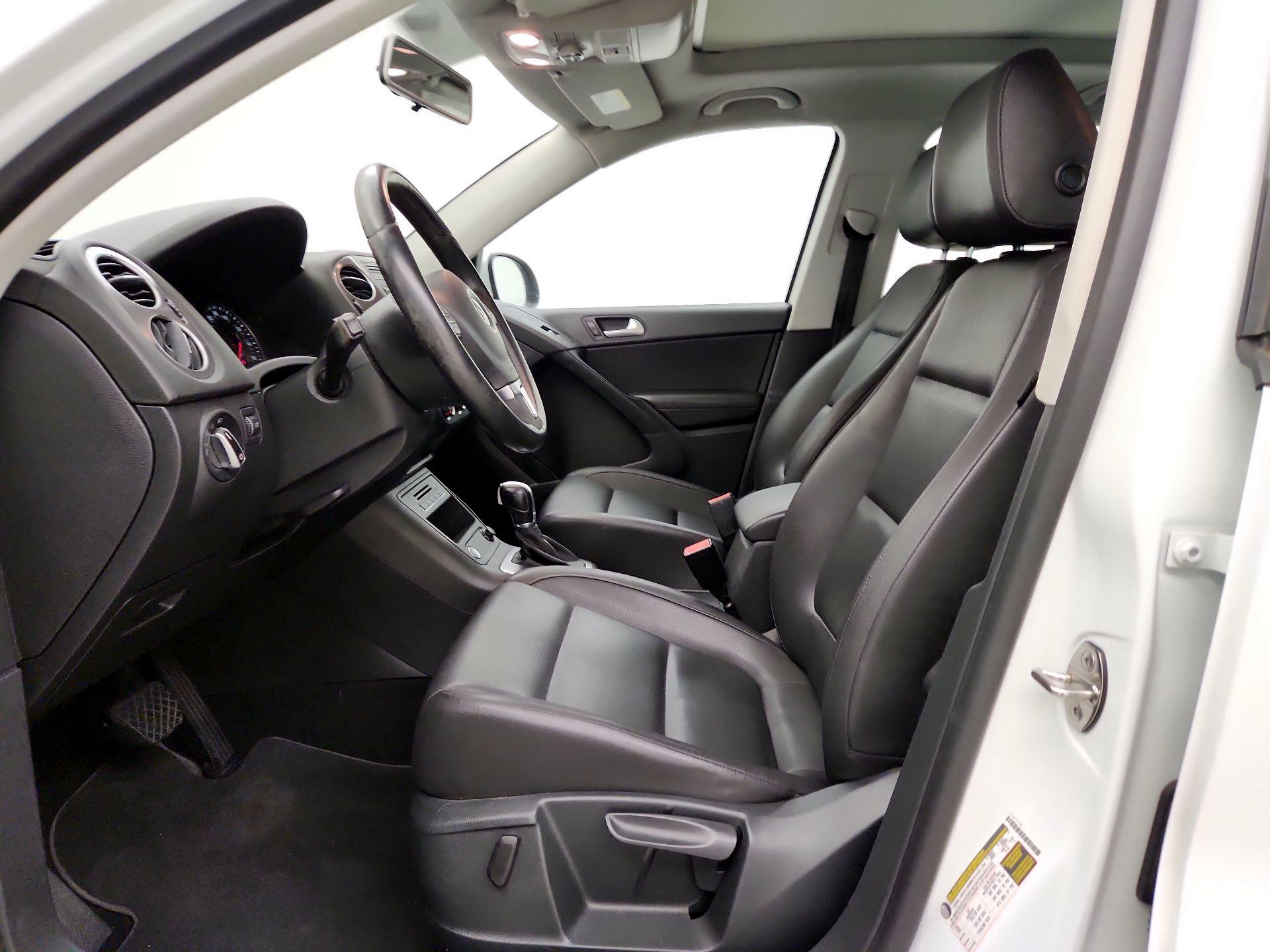 Thumbnail: 2015 Volkswagen Tiguan - 11