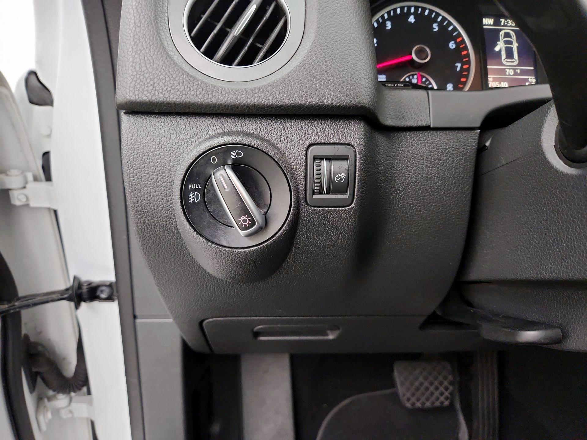 Thumbnail: 2015 Volkswagen Tiguan - 13