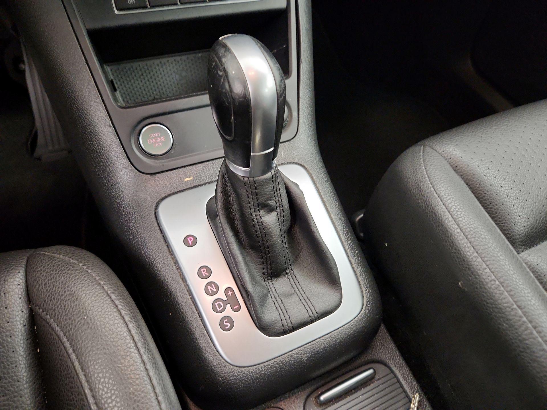 Thumbnail: 2015 Volkswagen Tiguan - 17