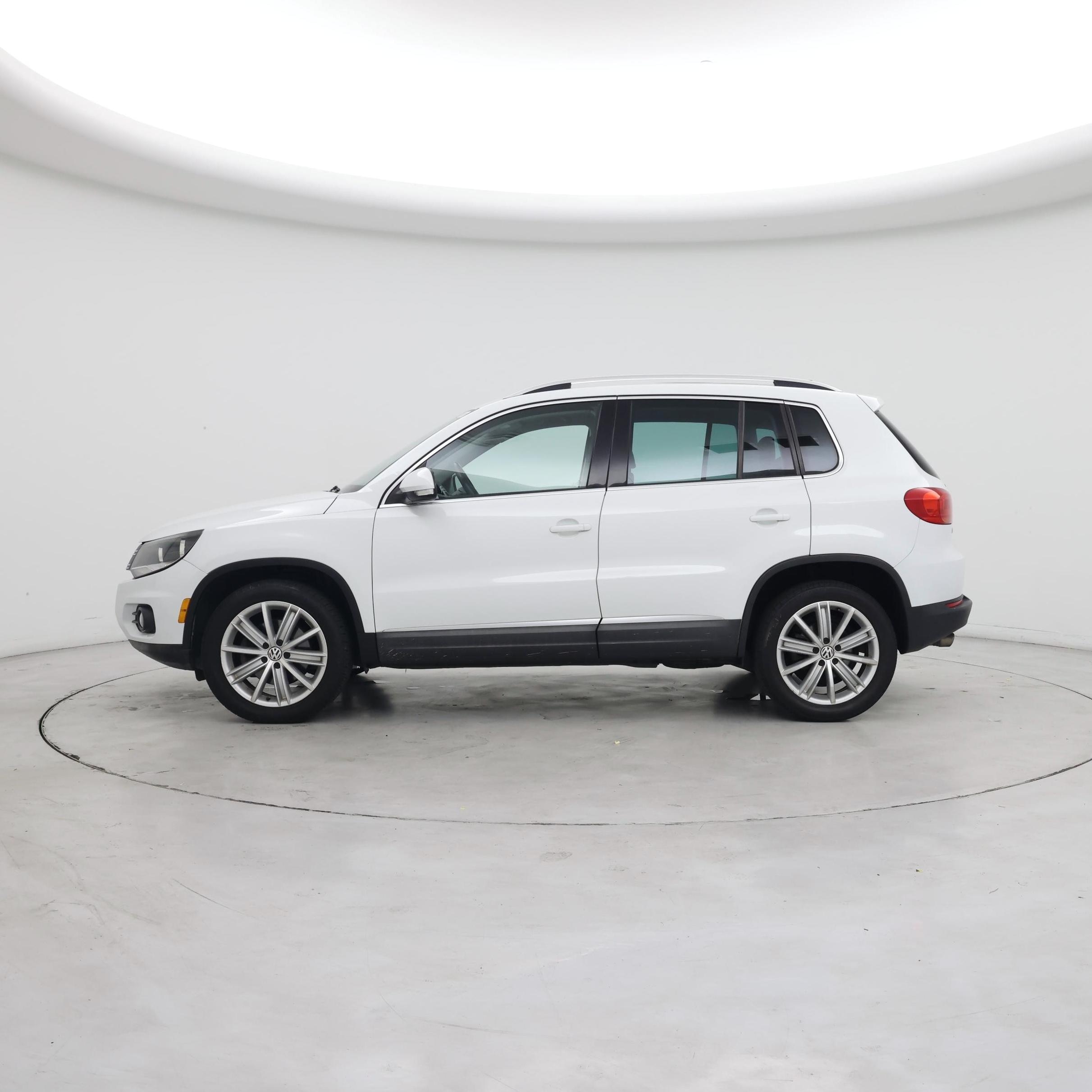 Thumbnail: 2015 Volkswagen Tiguan - 3