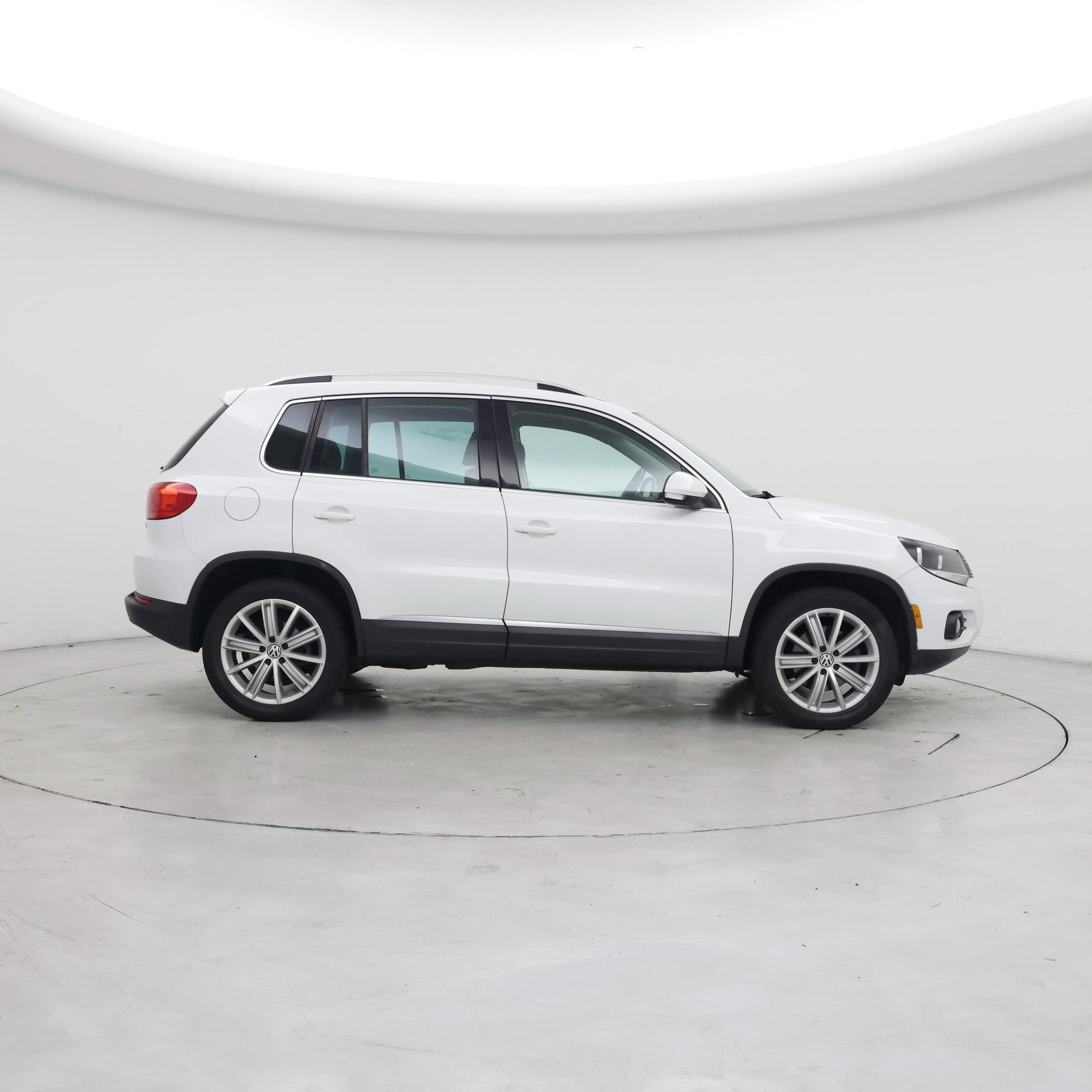 Thumbnail: 2015 Volkswagen Tiguan - 7