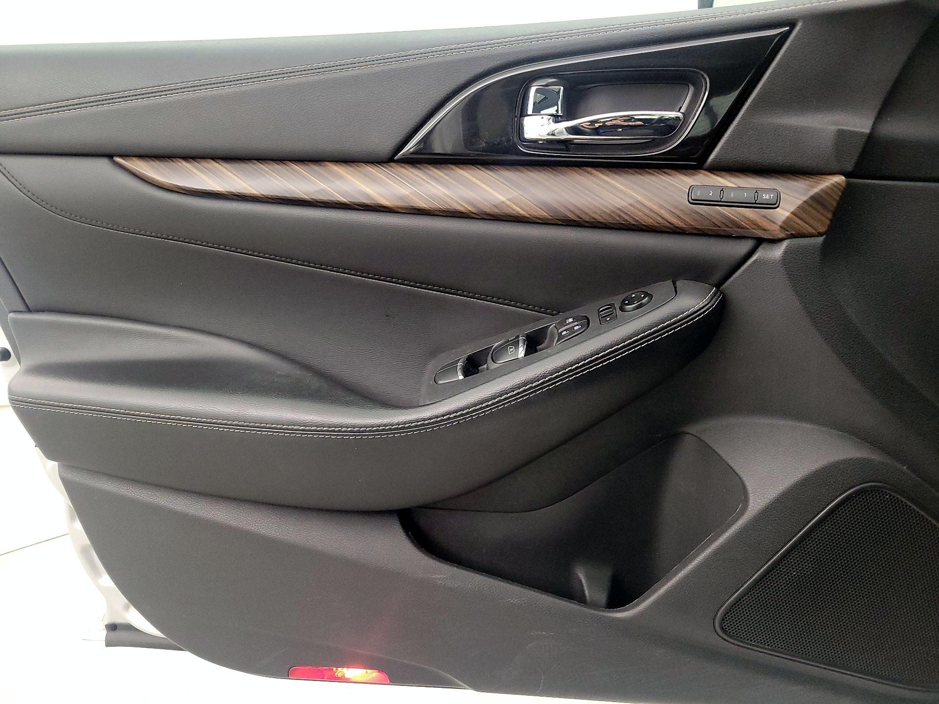 Thumbnail: 2016 Nissan Maxima - 12