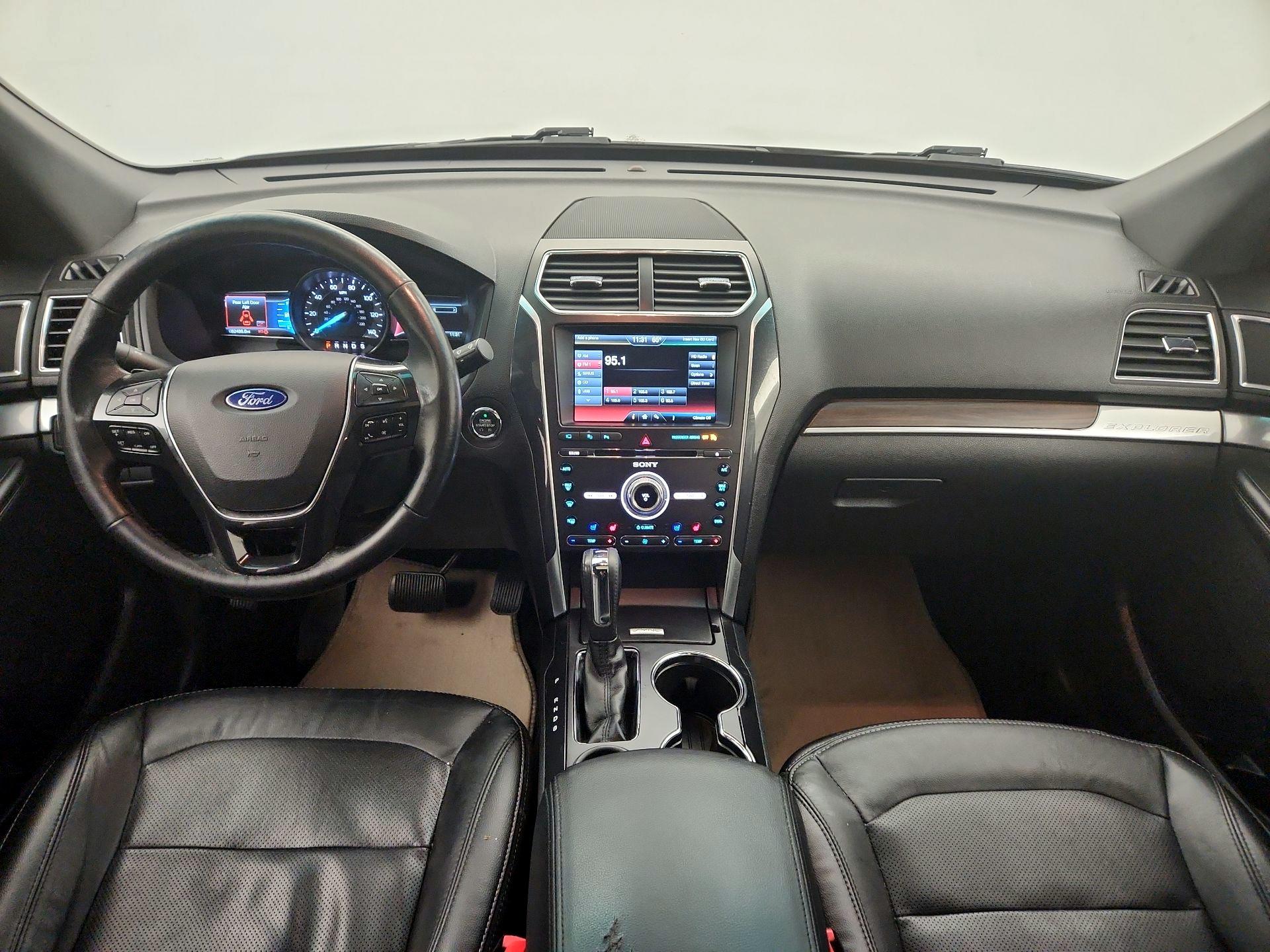 Thumbnail: 2016 Ford Explorer - 9