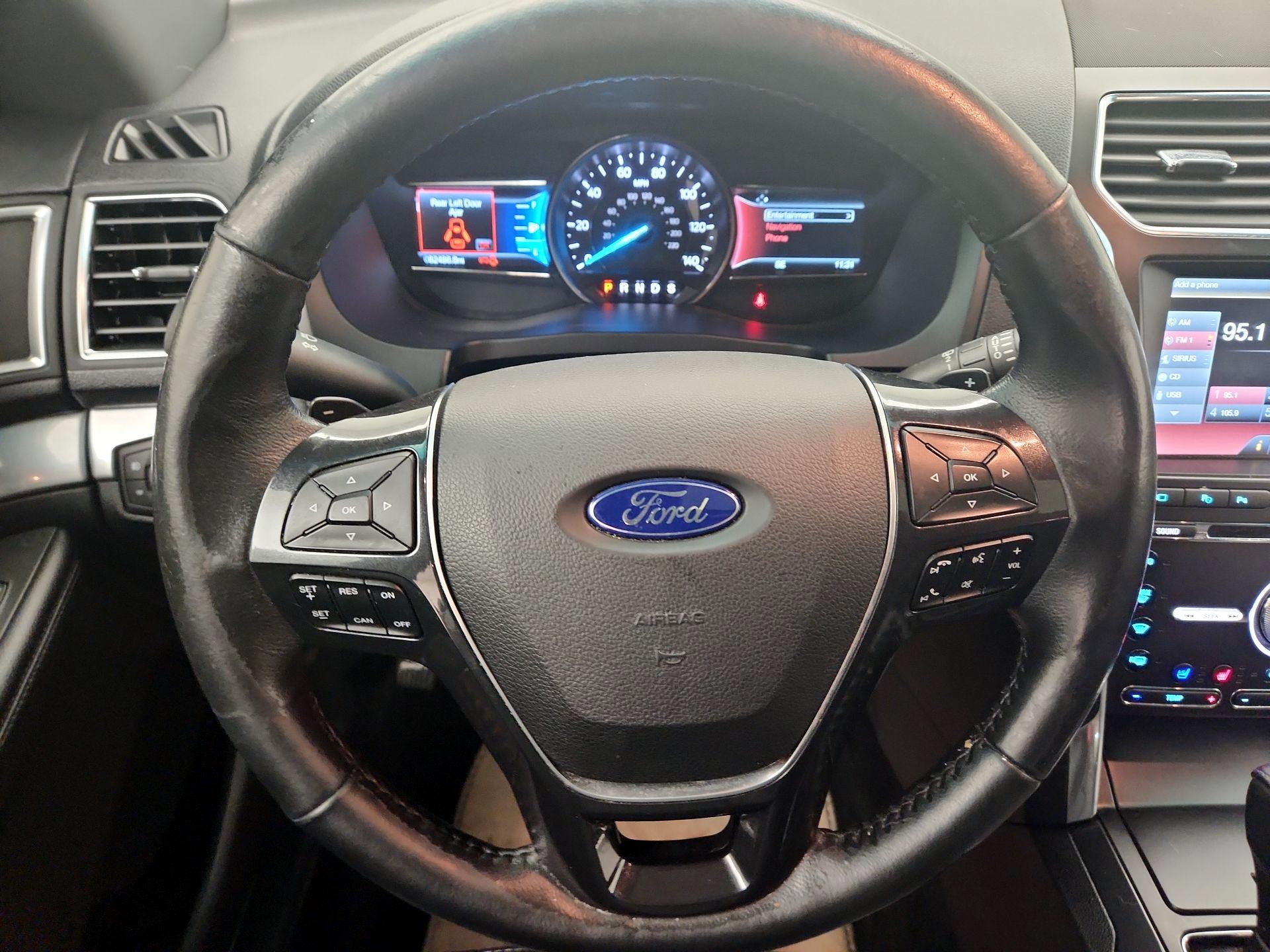 Thumbnail: 2016 Ford Explorer - 10