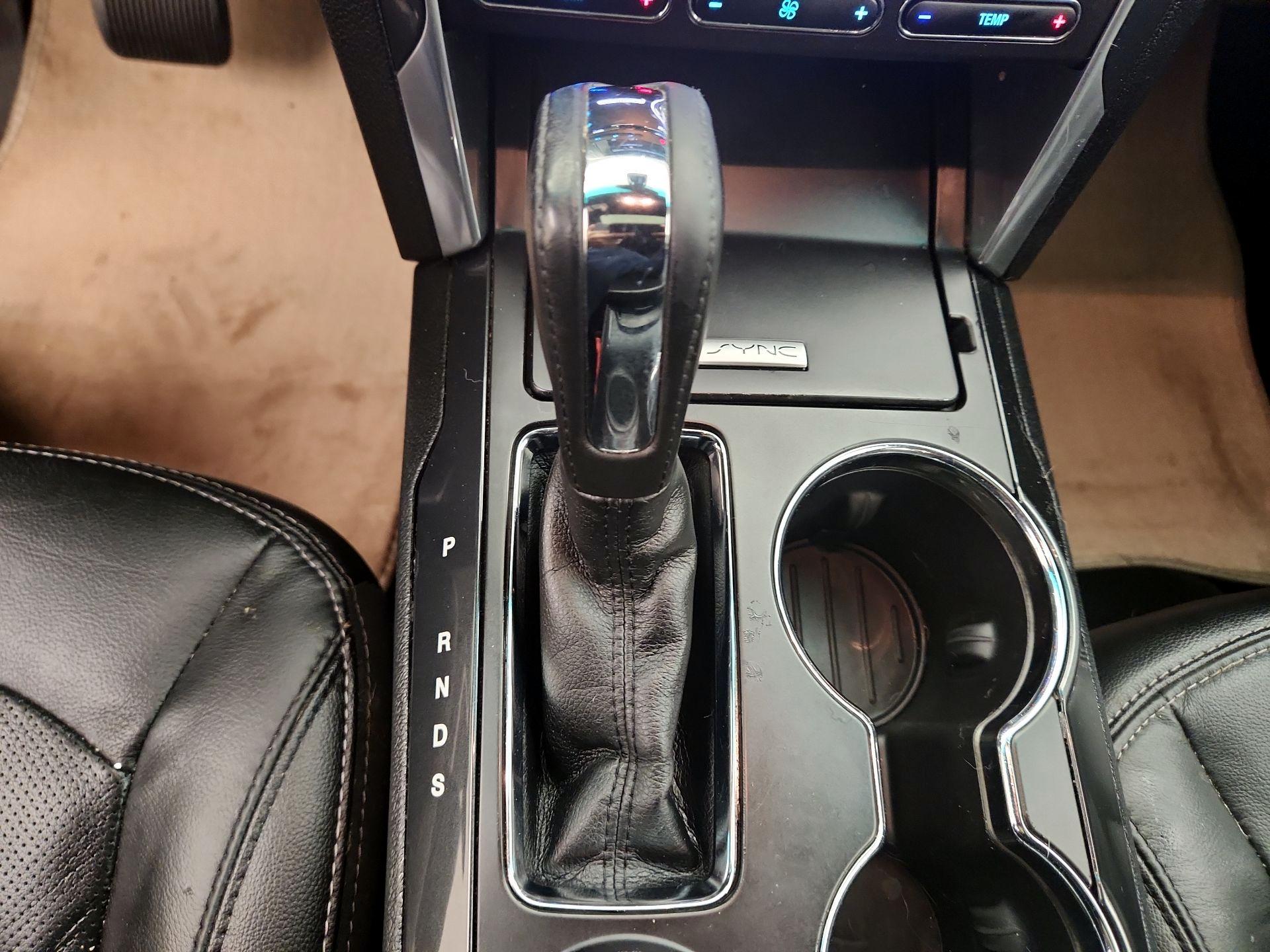 Thumbnail: 2016 Ford Explorer - 17
