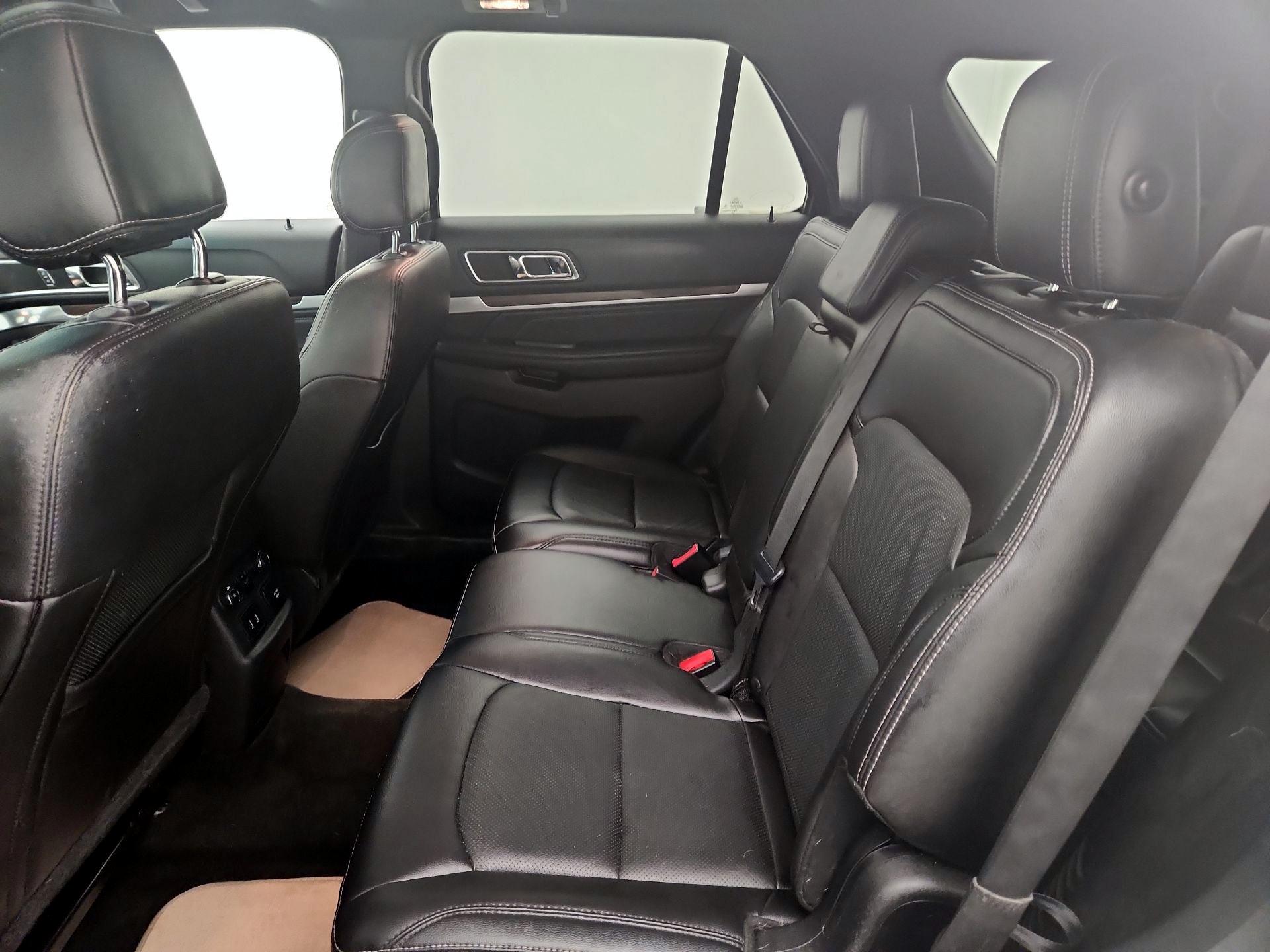 Thumbnail: 2016 Ford Explorer - 20