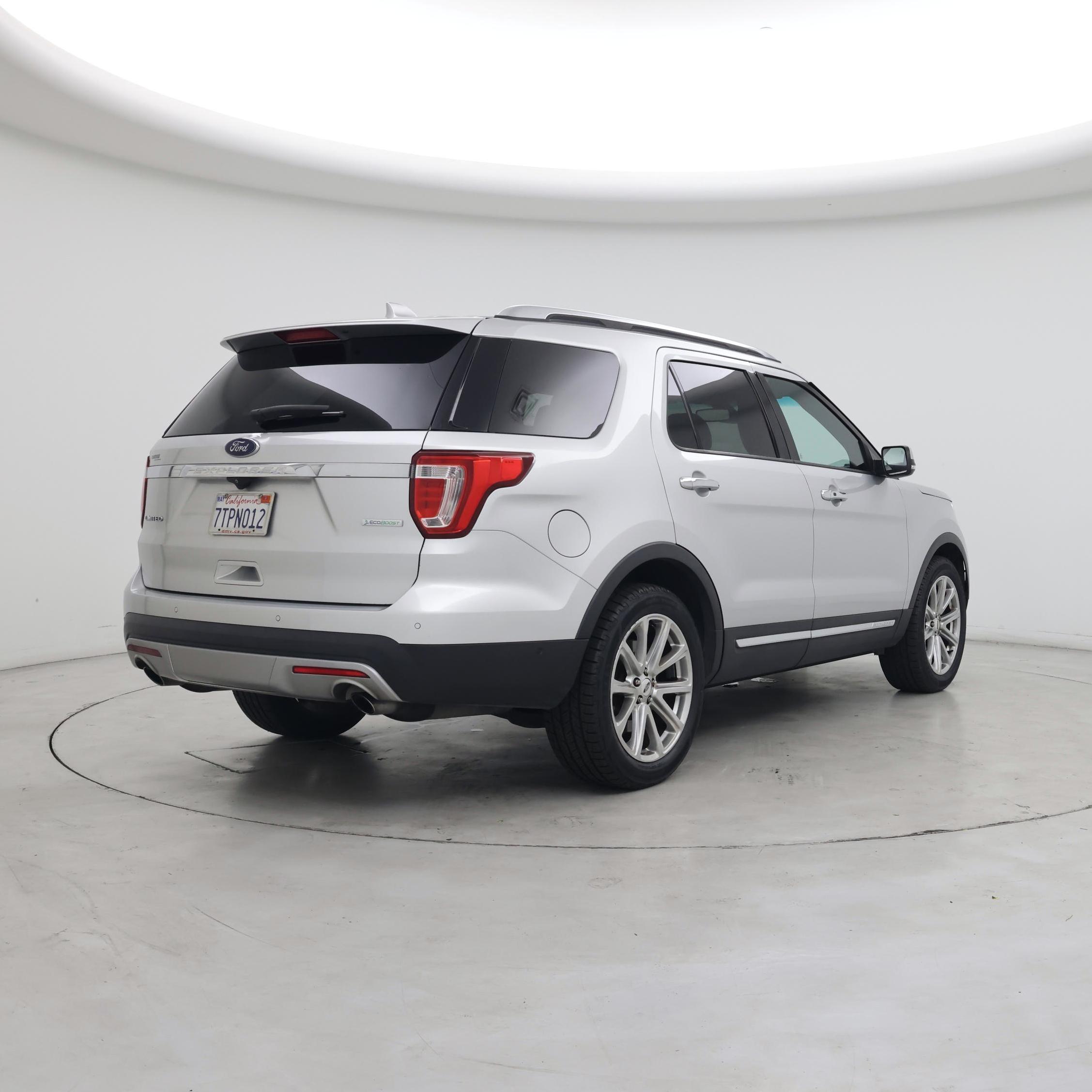 Thumbnail: 2016 Ford Explorer - 8