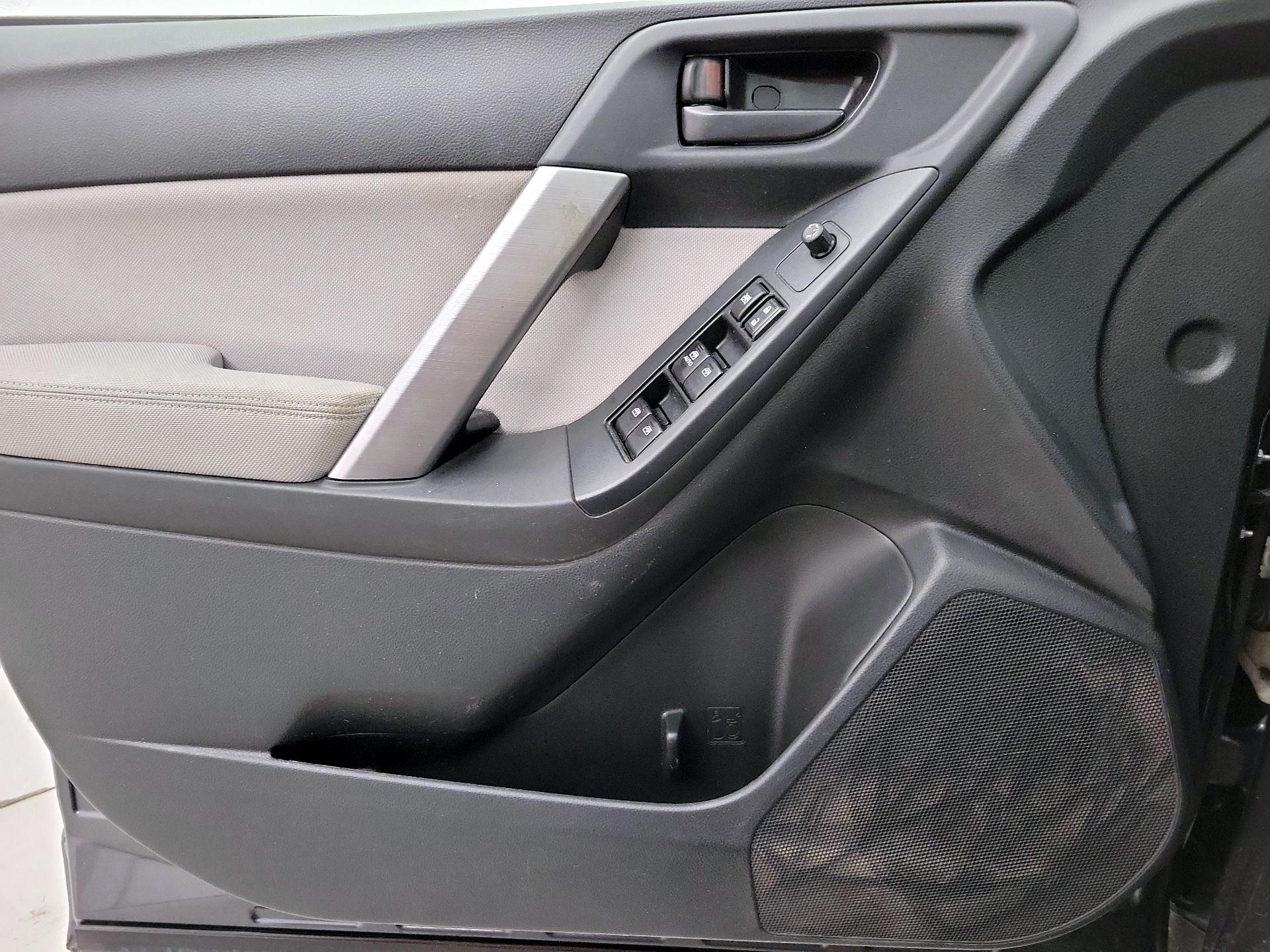 Thumbnail: 2015 Subaru Forester - 12