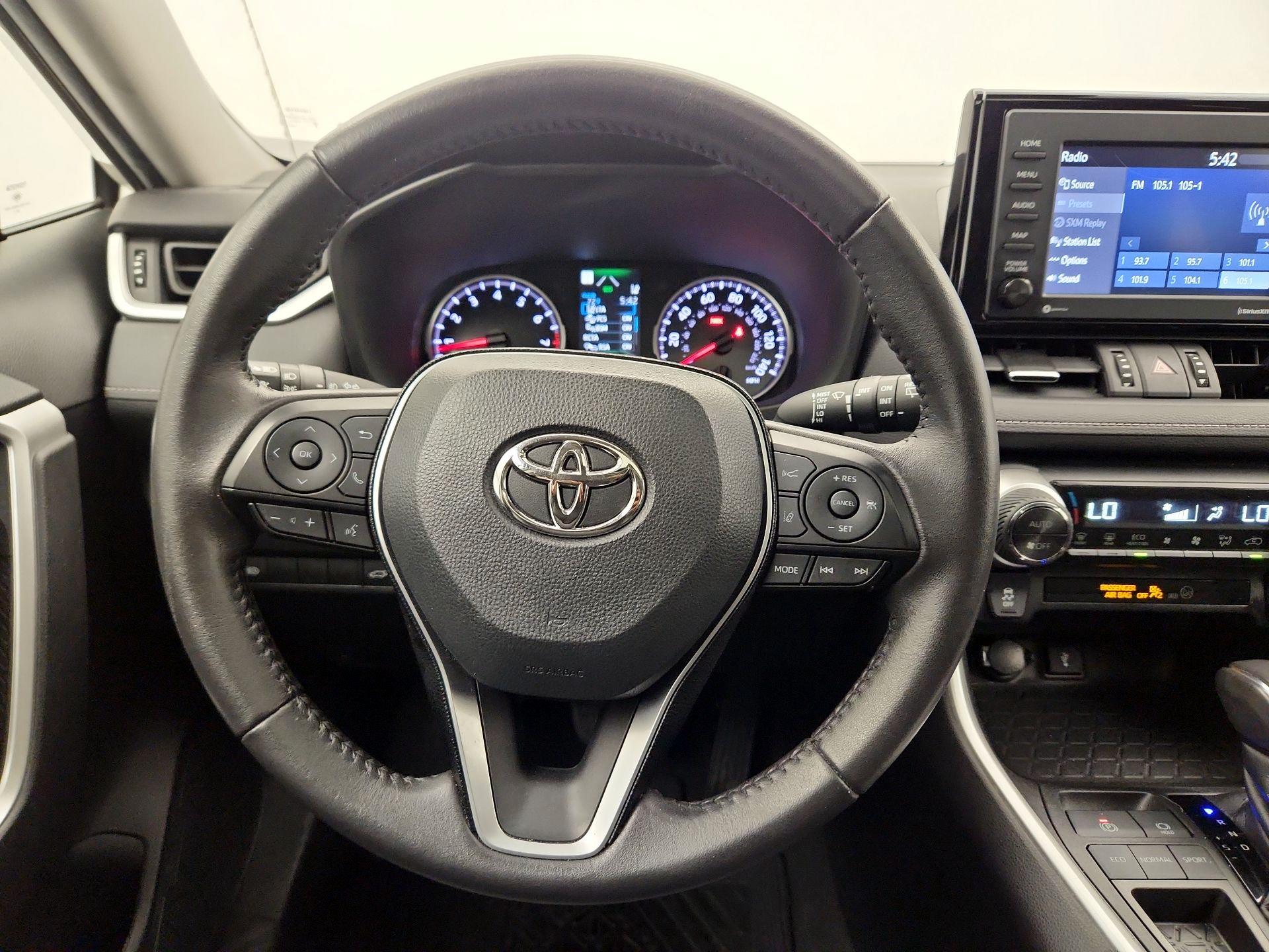 Thumbnail: 2021 Toyota RAV4 - 10