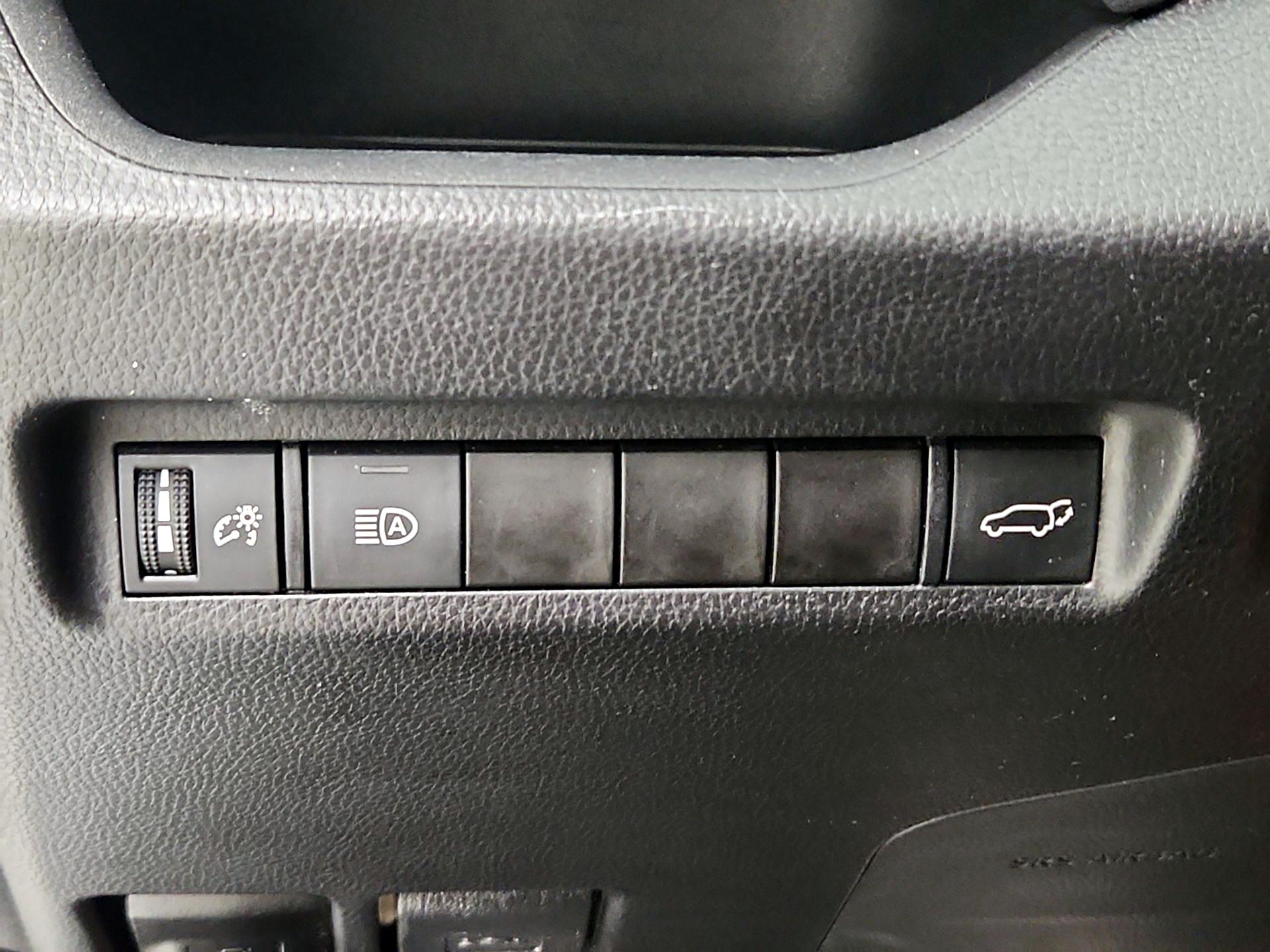 Thumbnail: 2021 Toyota RAV4 - 13