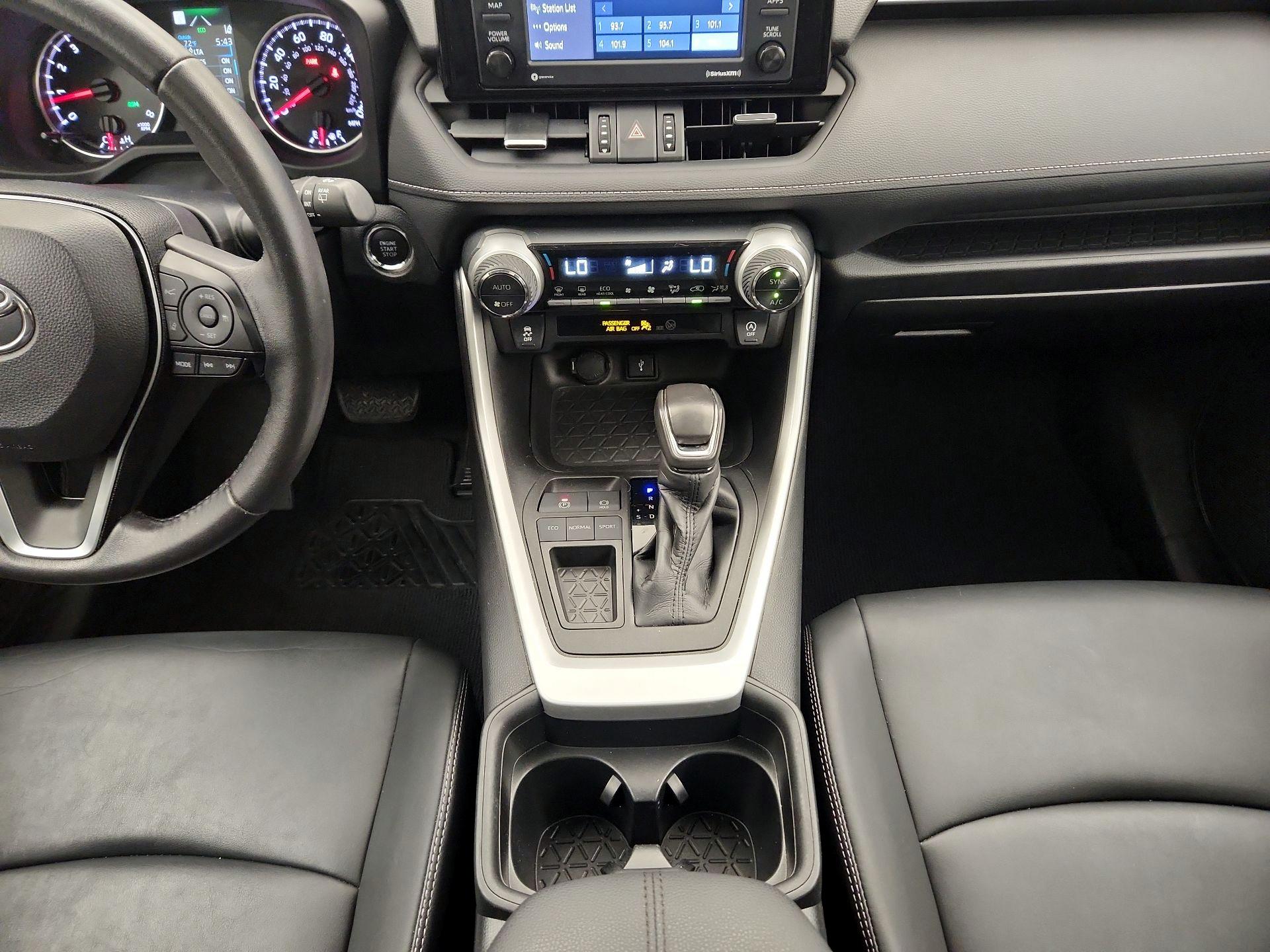Thumbnail: 2021 Toyota RAV4 - 17