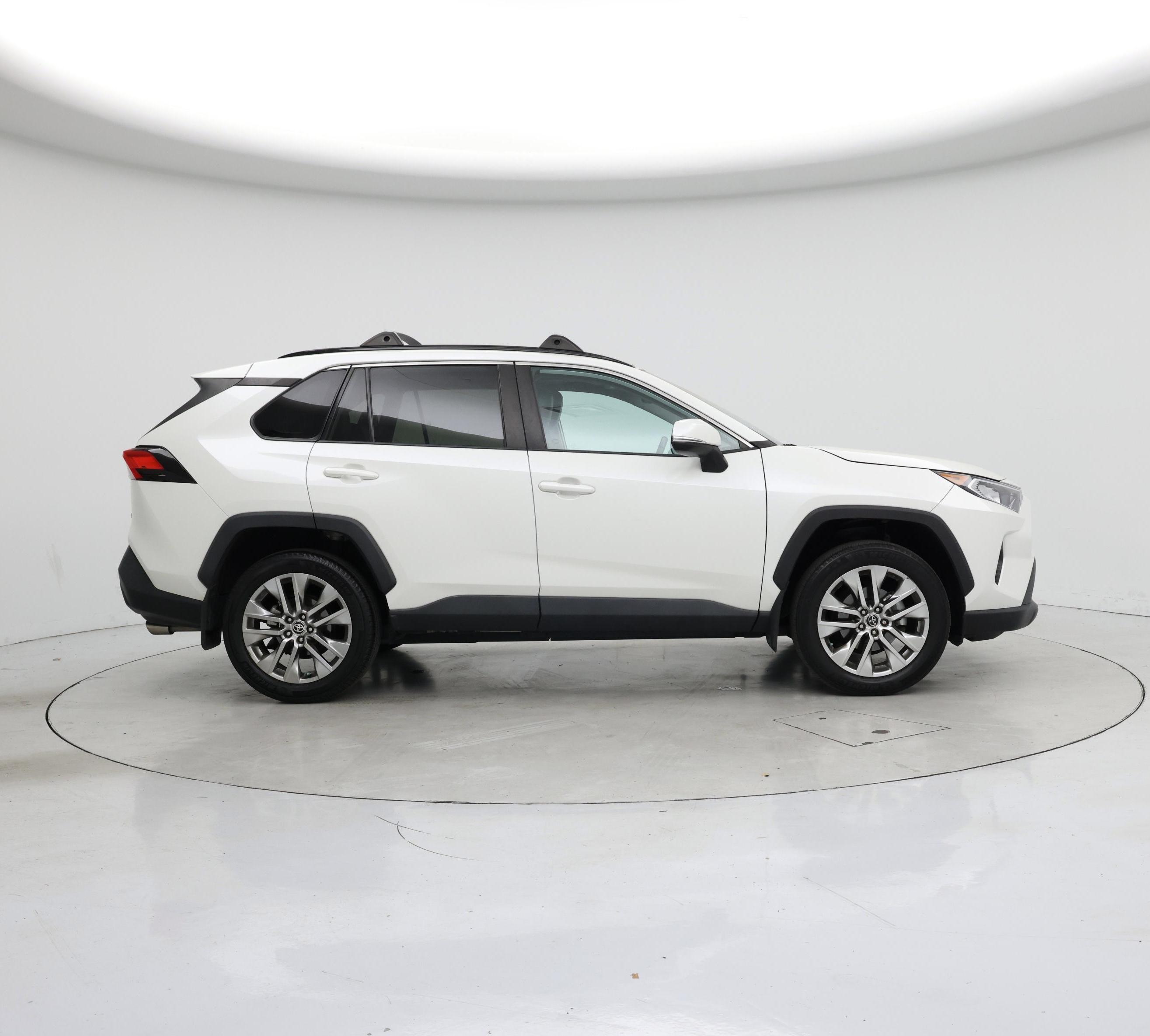 Thumbnail: 2021 Toyota RAV4 - 7