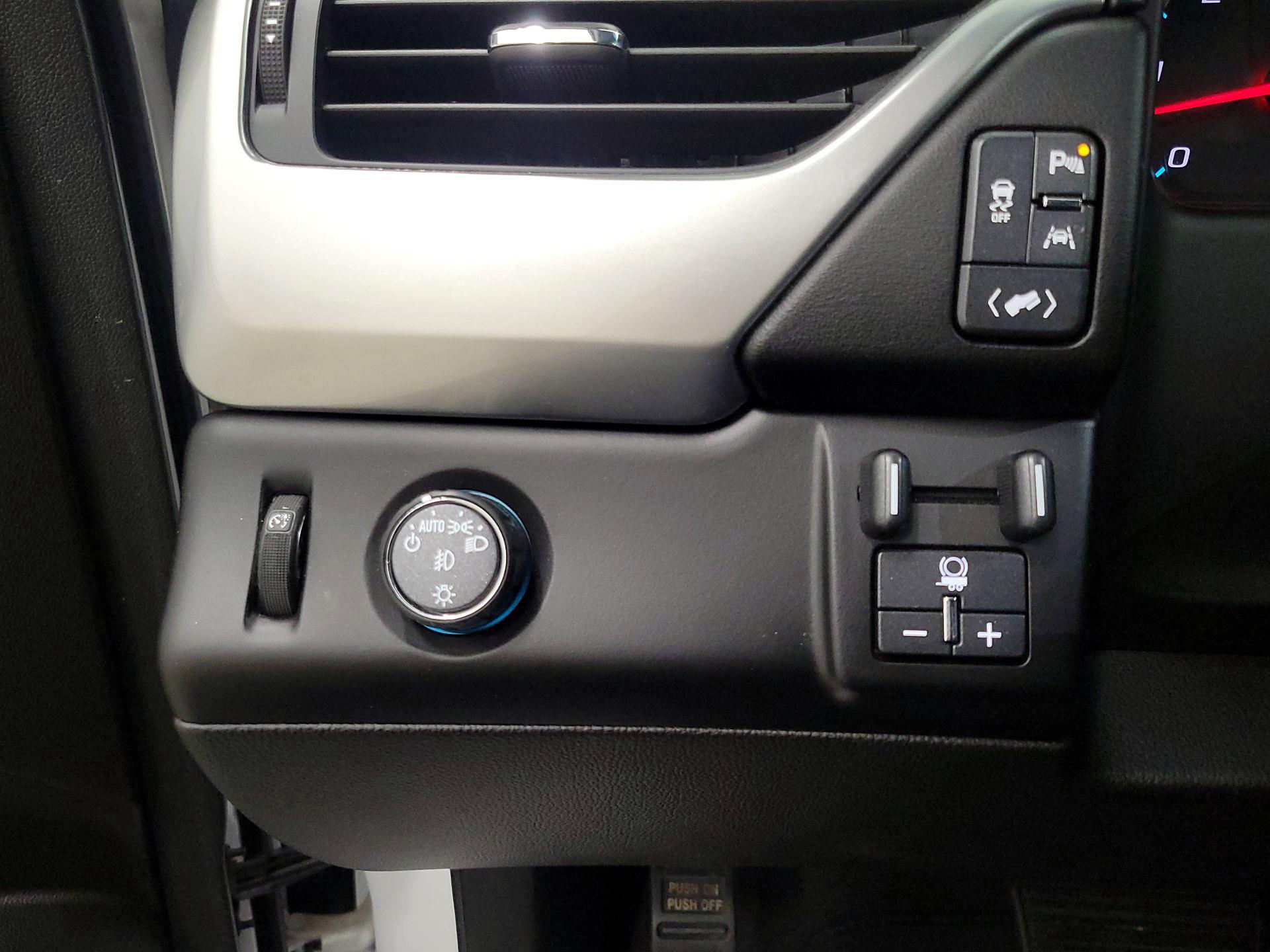 Thumbnail: 2020 Chevrolet Suburban - 13