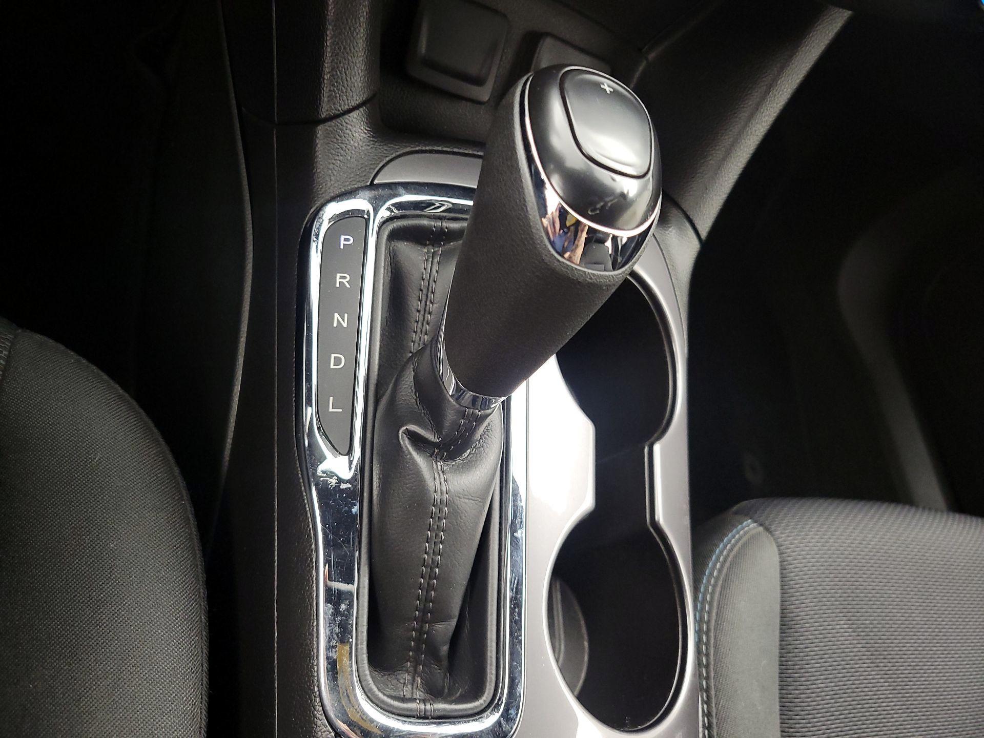 Thumbnail: 2016 Chevrolet Cruze - 17