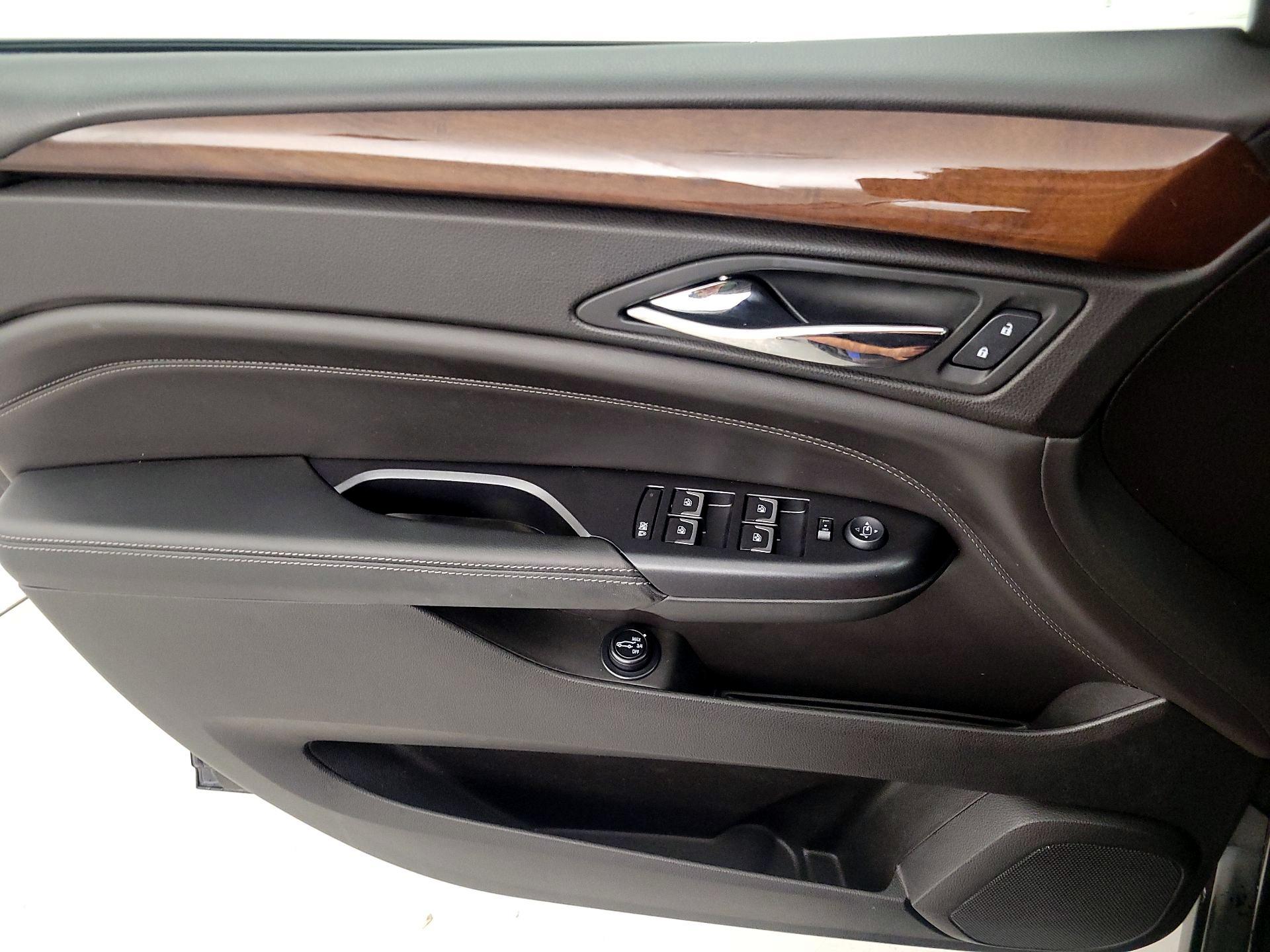 Thumbnail: 2015 Cadillac SRX - 12