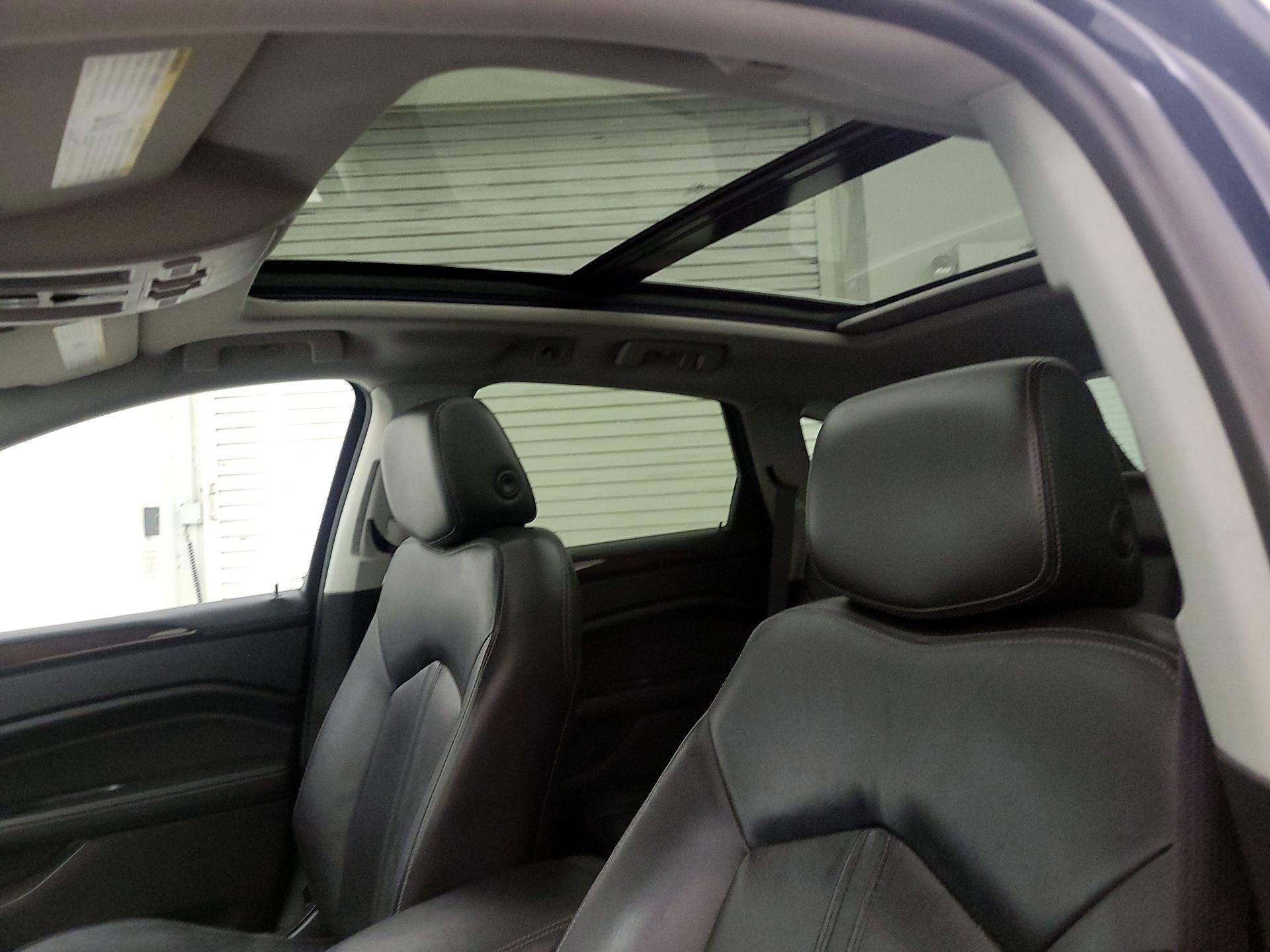 Thumbnail: 2015 Cadillac SRX - 18