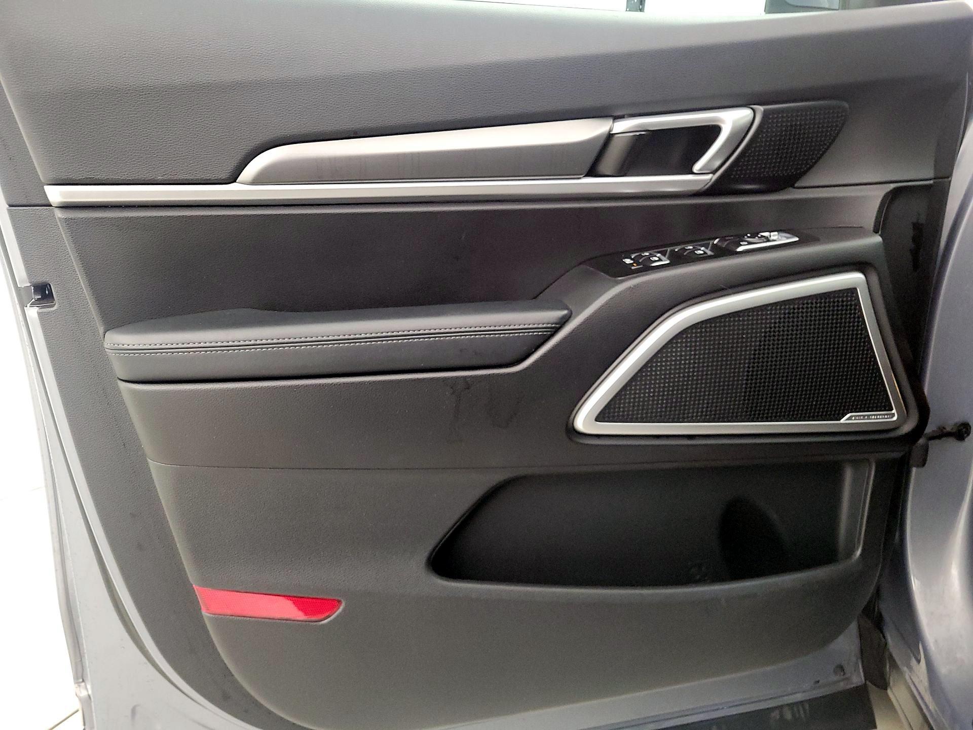 Thumbnail: 2020 Kia Telluride - 12