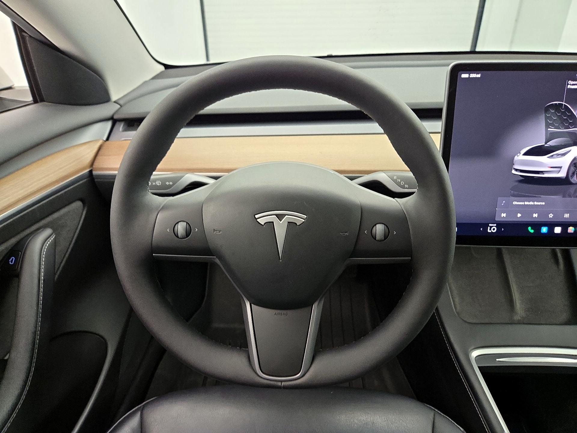 Thumbnail: 2023 Tesla Model 3 - 10