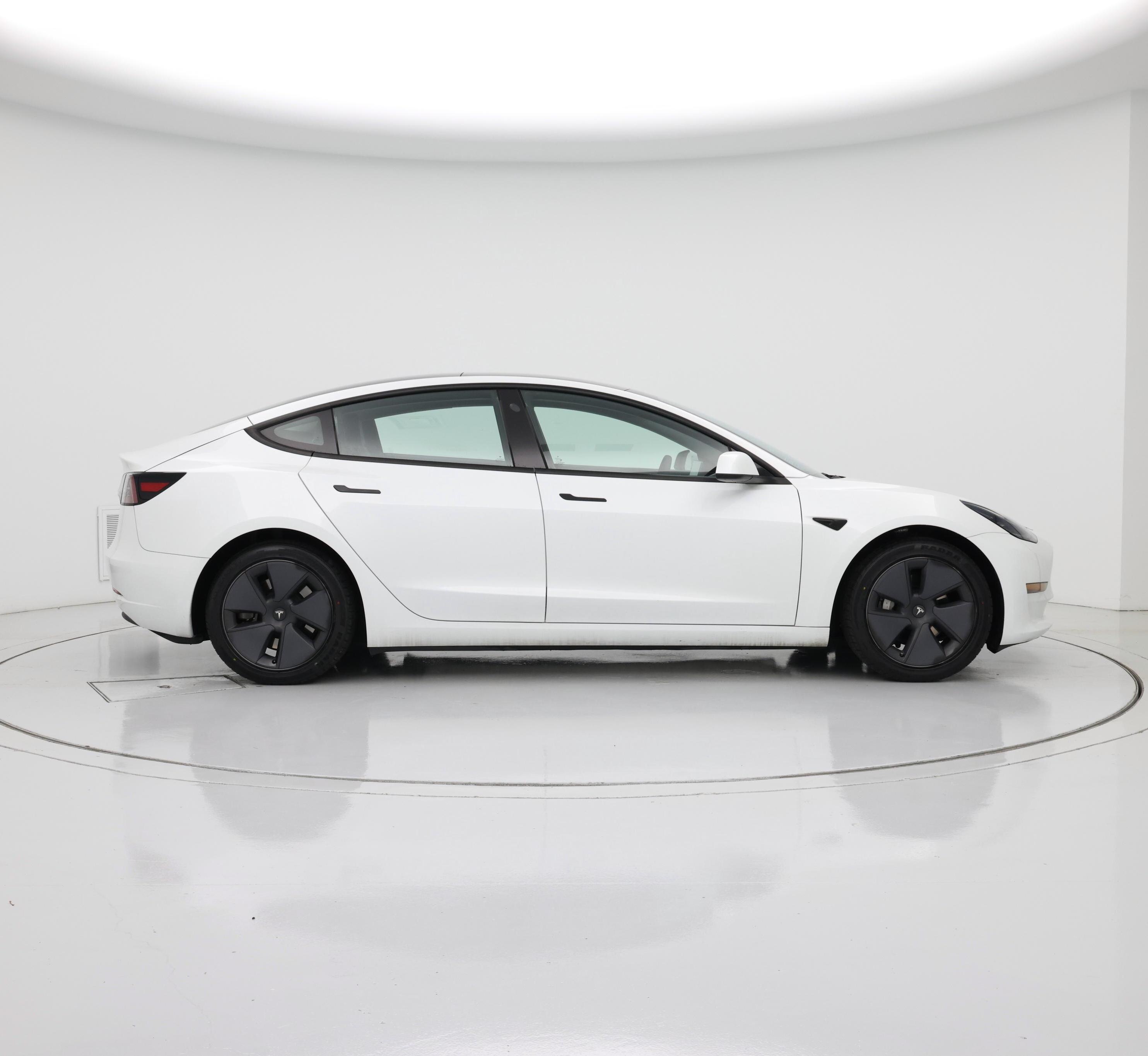 Thumbnail: 2023 Tesla Model 3 - 7