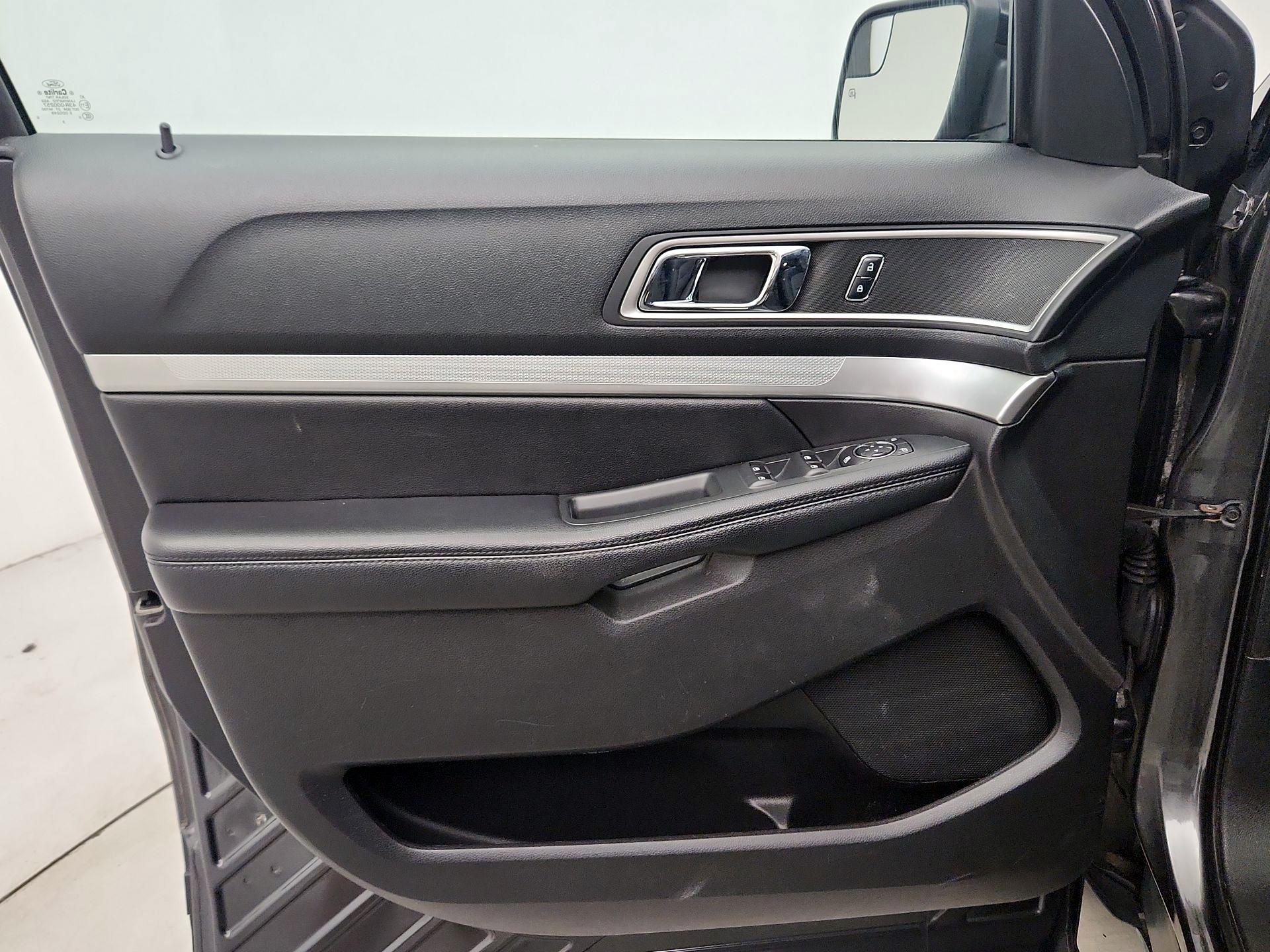 Thumbnail: 2017 Ford Explorer - 12