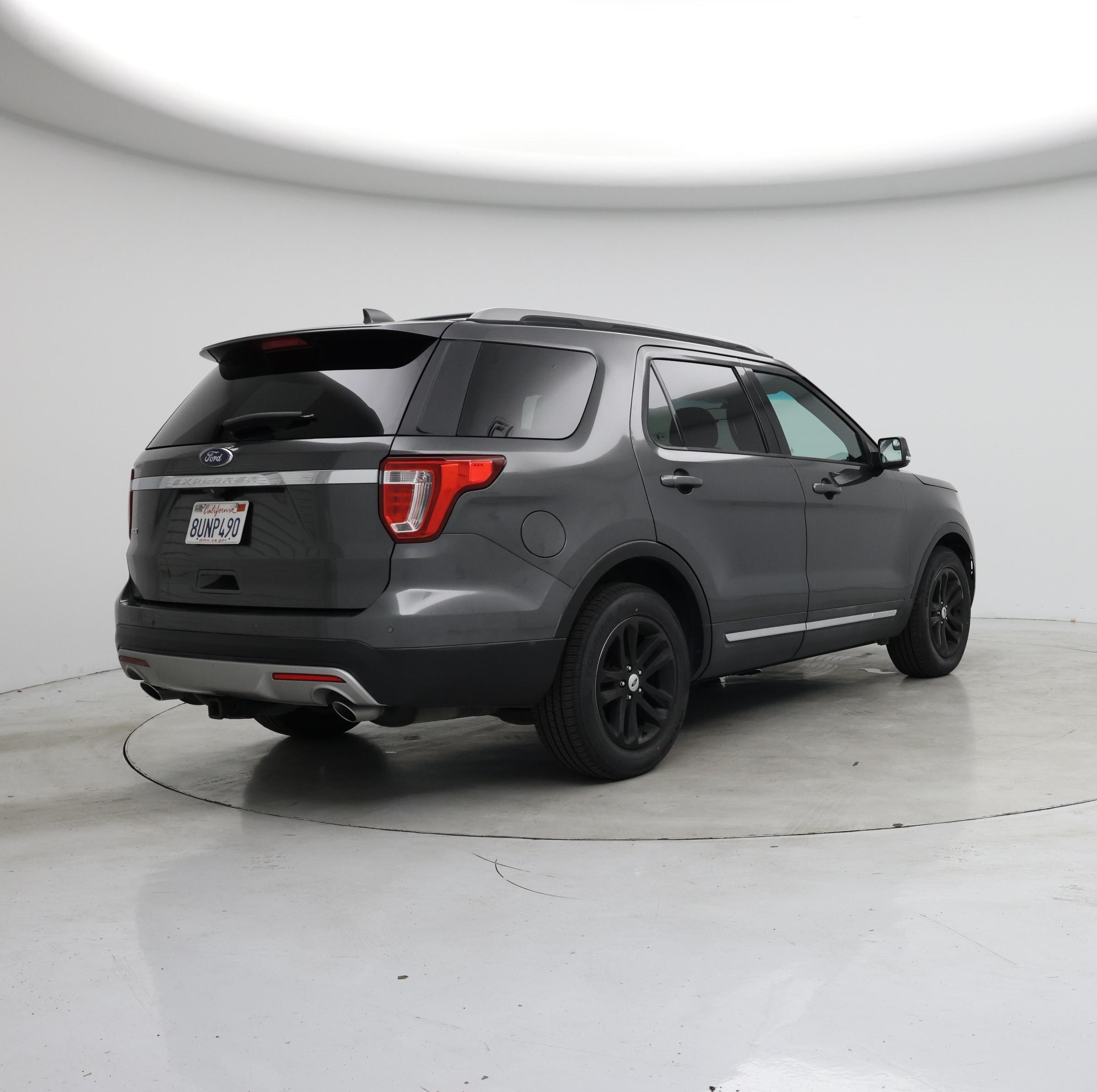 Thumbnail: 2017 Ford Explorer - 8