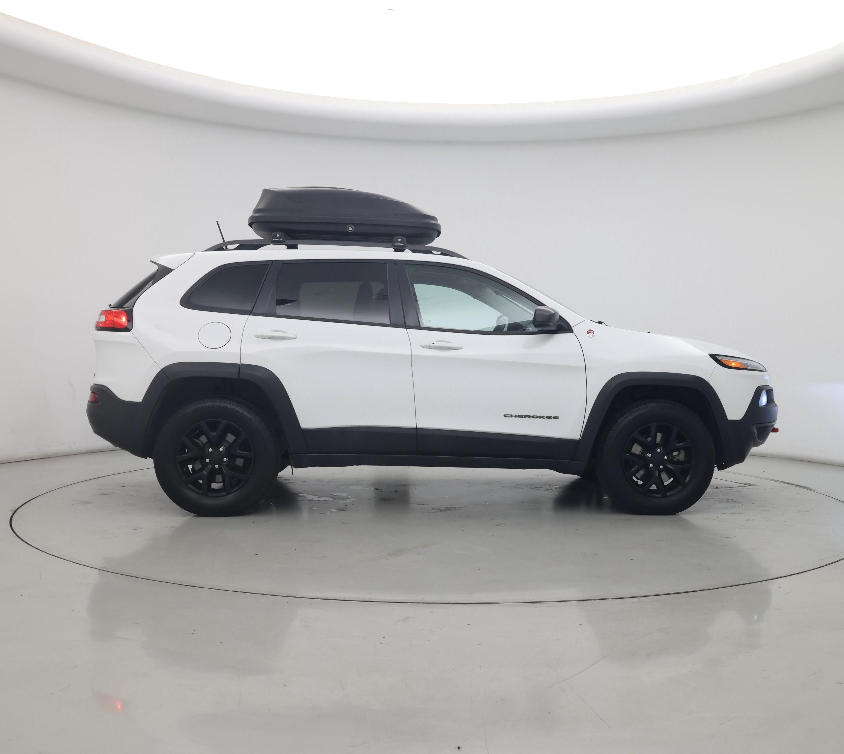 Thumbnail: 2017 Jeep Cherokee - 7