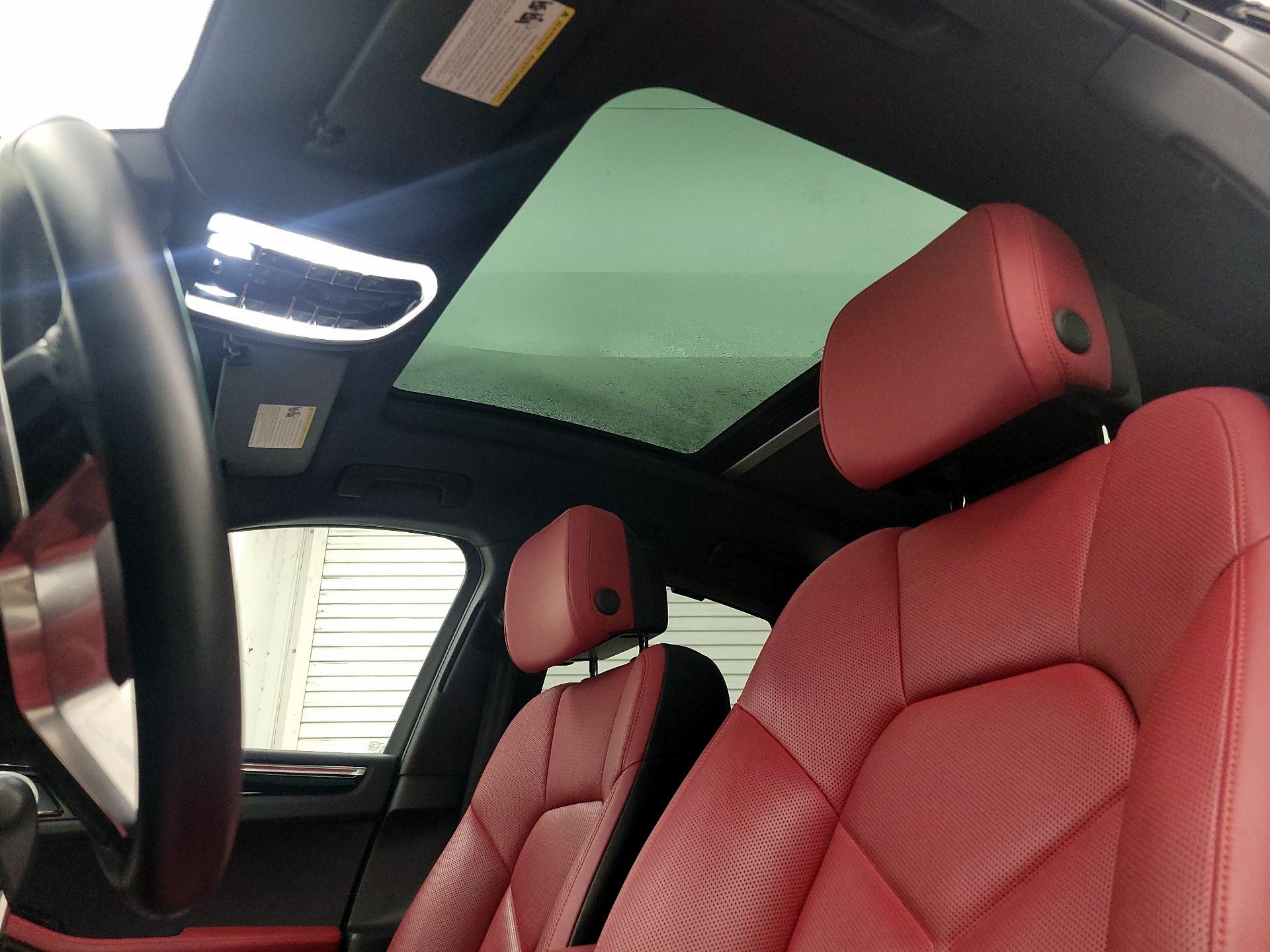 Thumbnail: 2017 Porsche Macan - 20