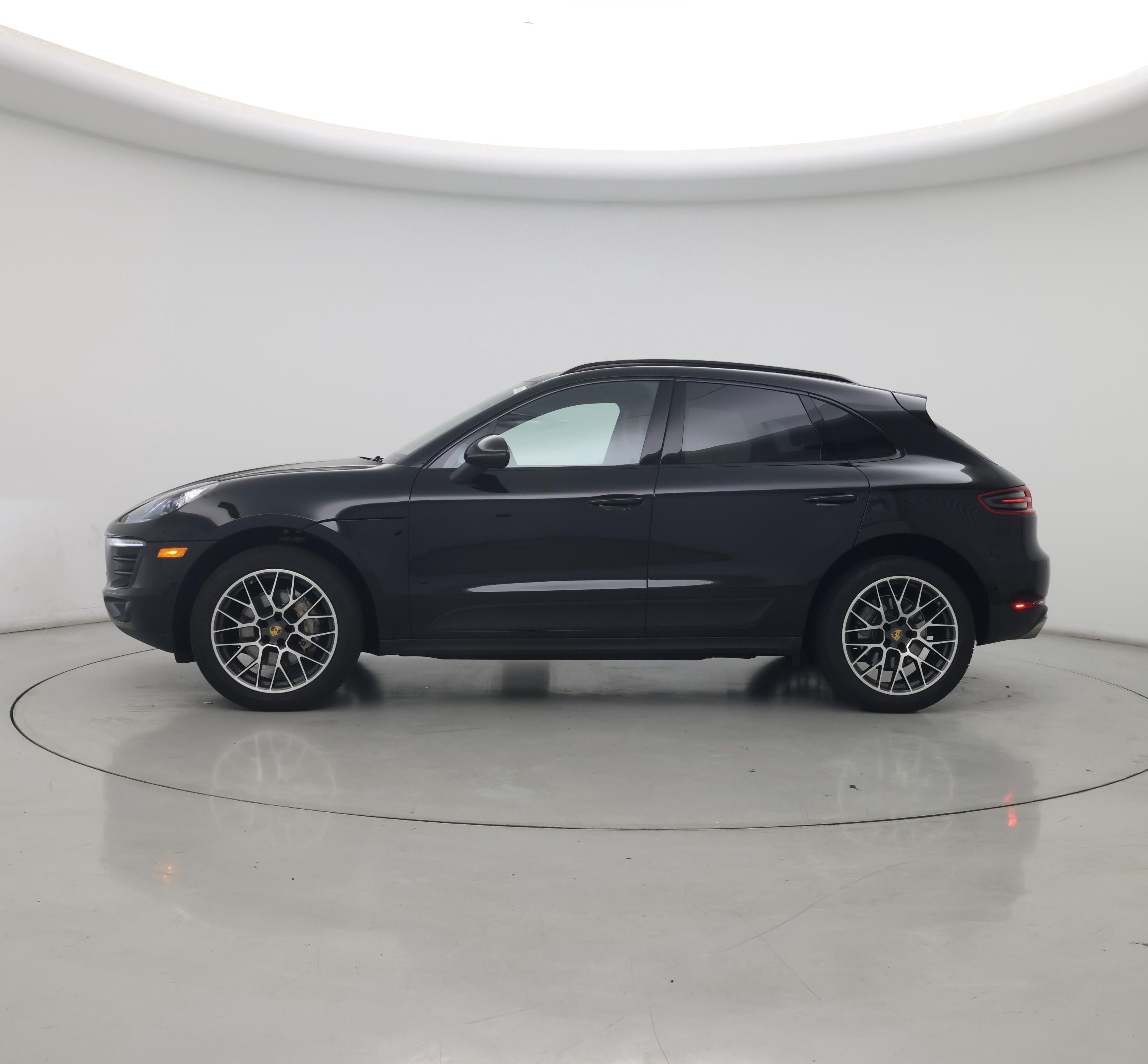 Thumbnail: 2017 Porsche Macan - 3