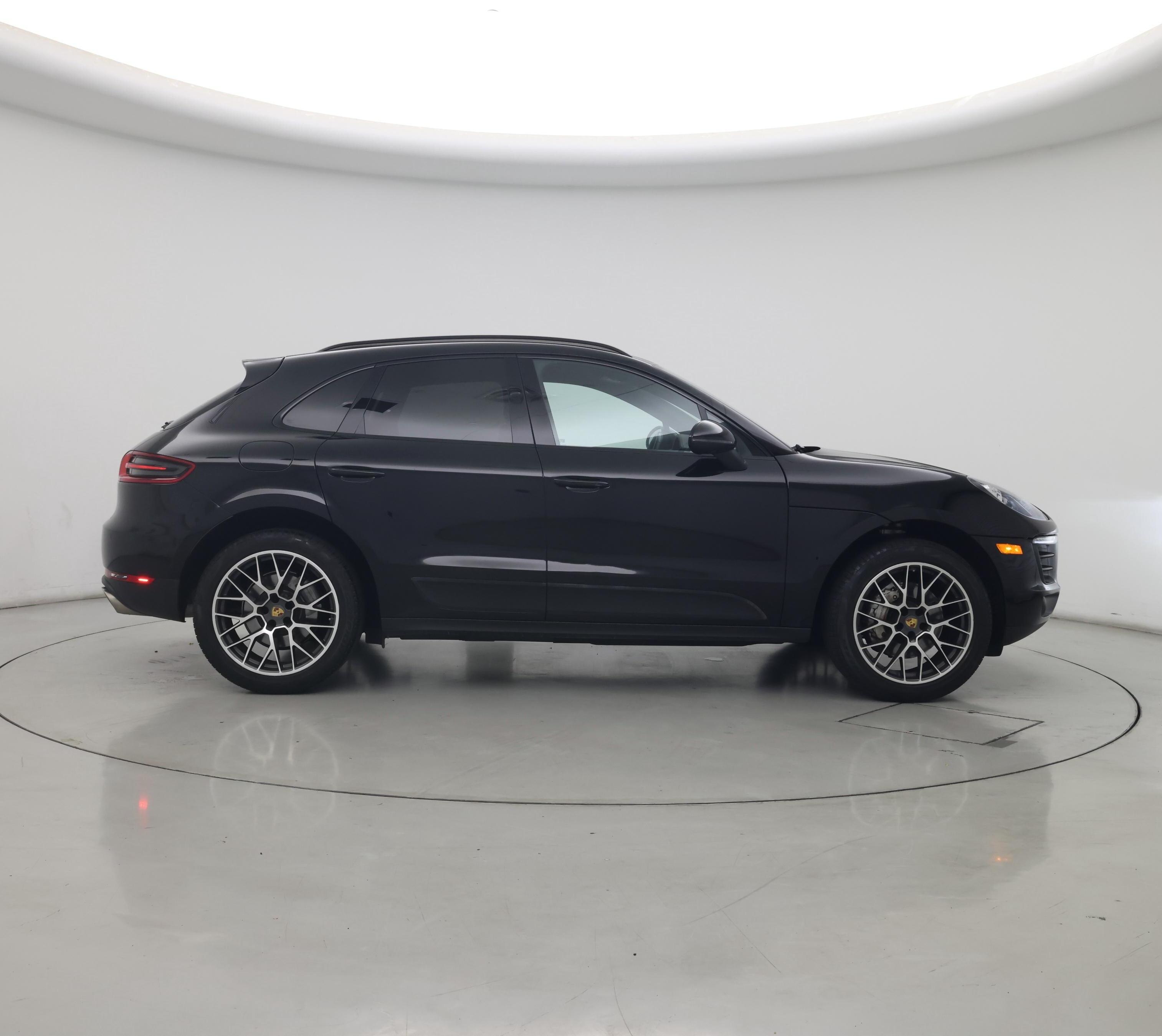 Thumbnail: 2017 Porsche Macan - 7