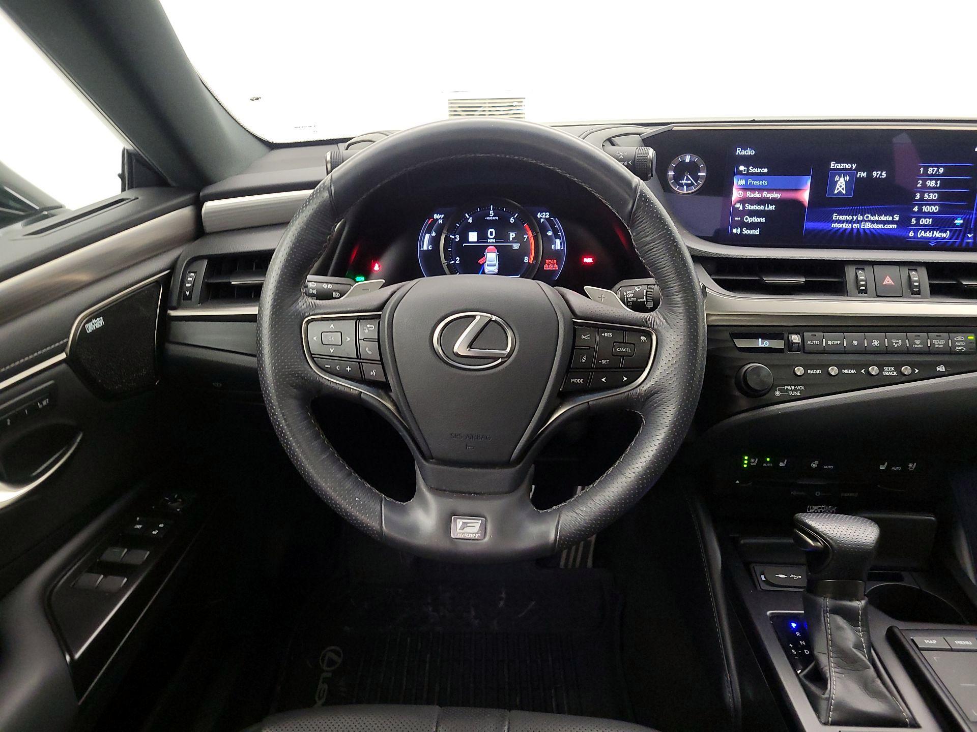 Thumbnail: 2019 Lexus ES - 10