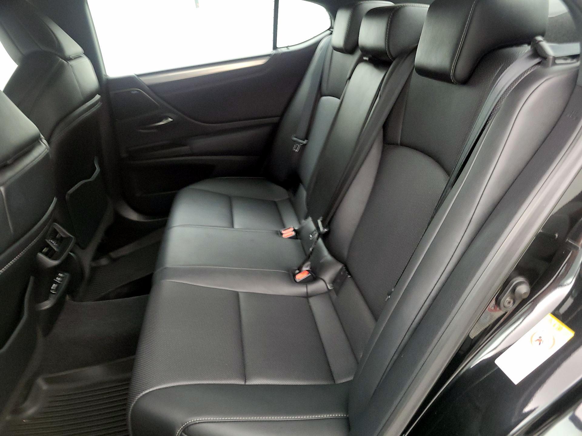 Thumbnail: 2019 Lexus ES - 20