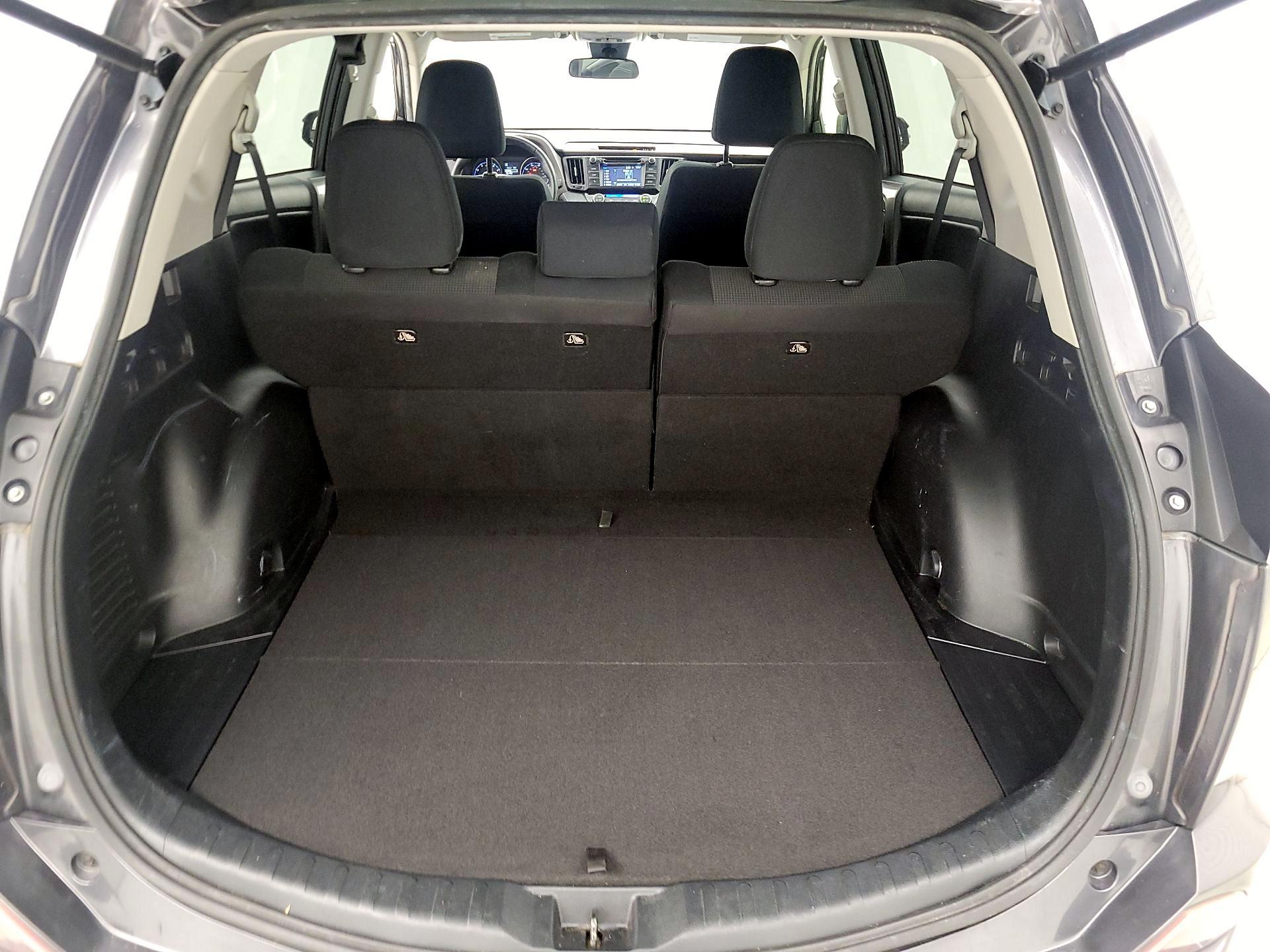 Thumbnail: 2017 Toyota RAV4 - 18