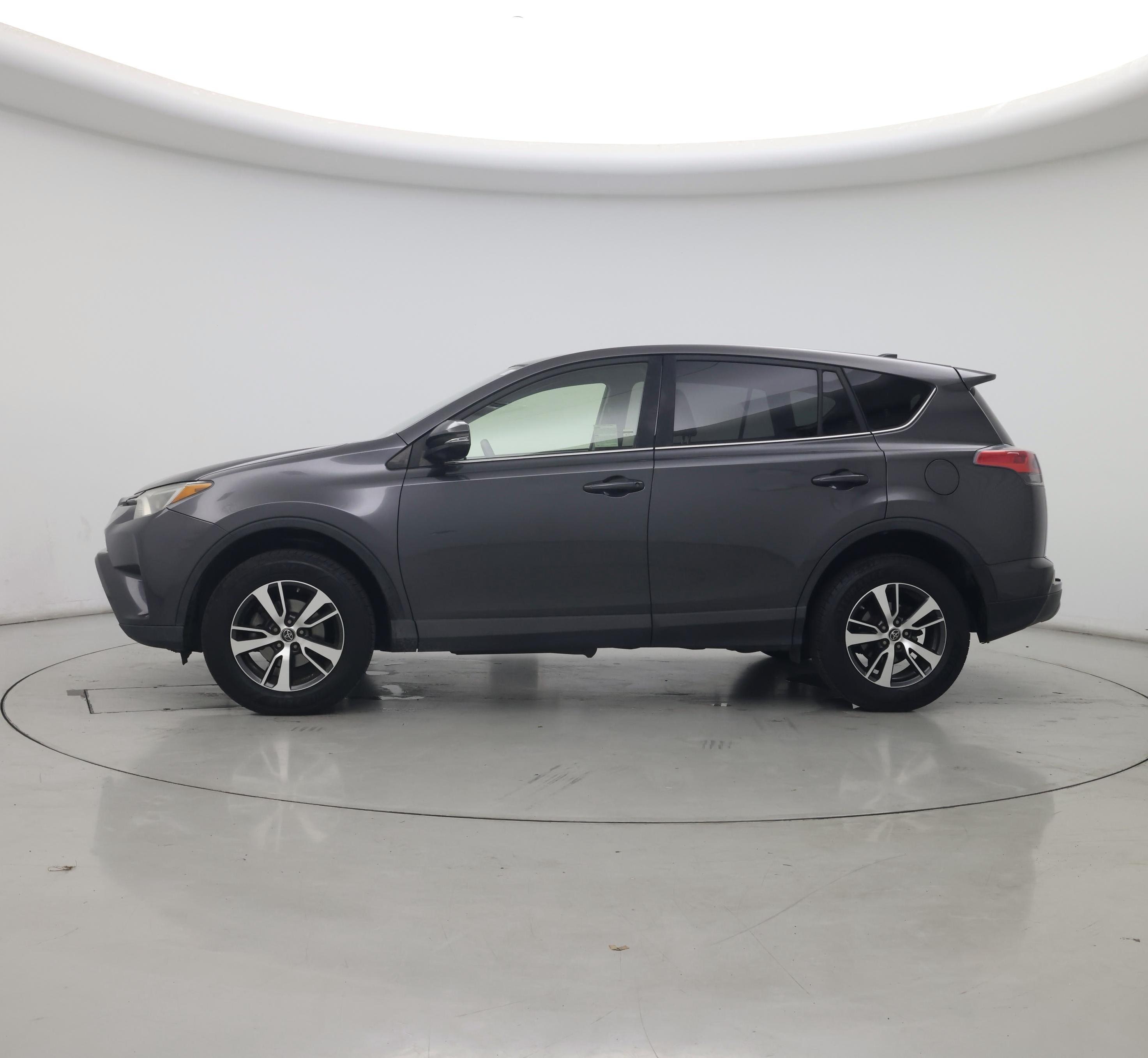 Thumbnail: 2017 Toyota RAV4 - 3