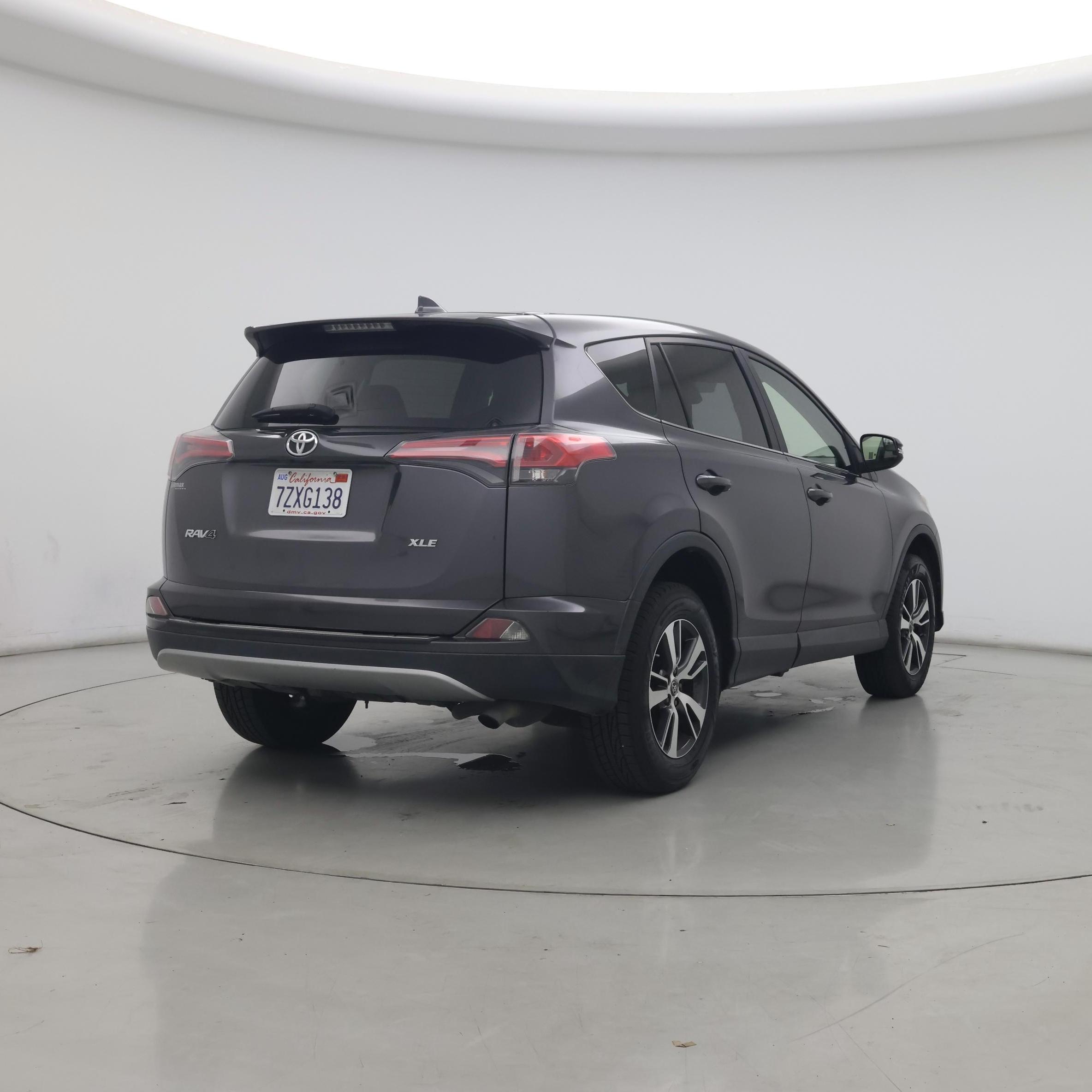 Thumbnail: 2017 Toyota RAV4 - 8