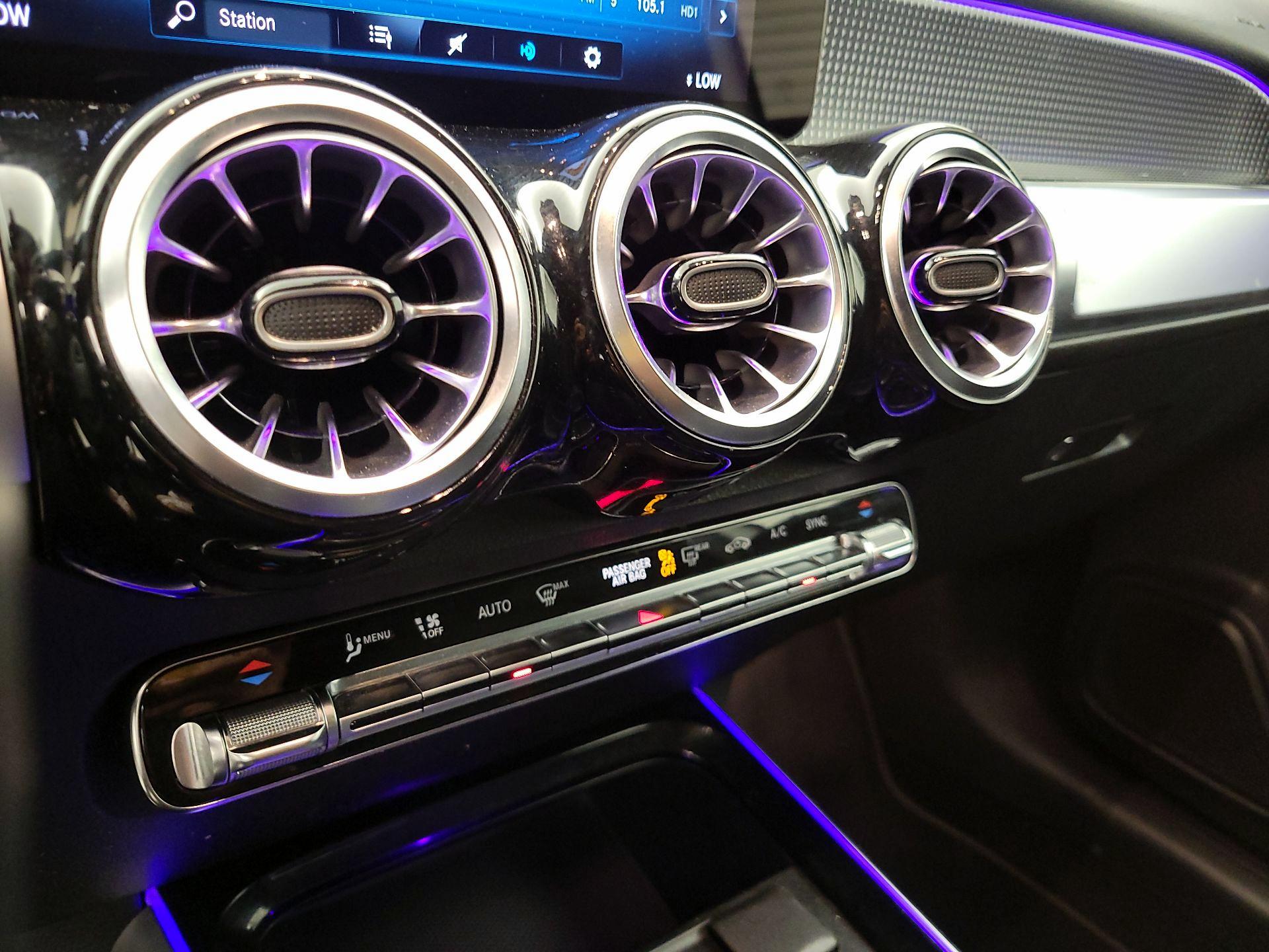 Thumbnail: 2022 Mercedes-Benz GLB - 17