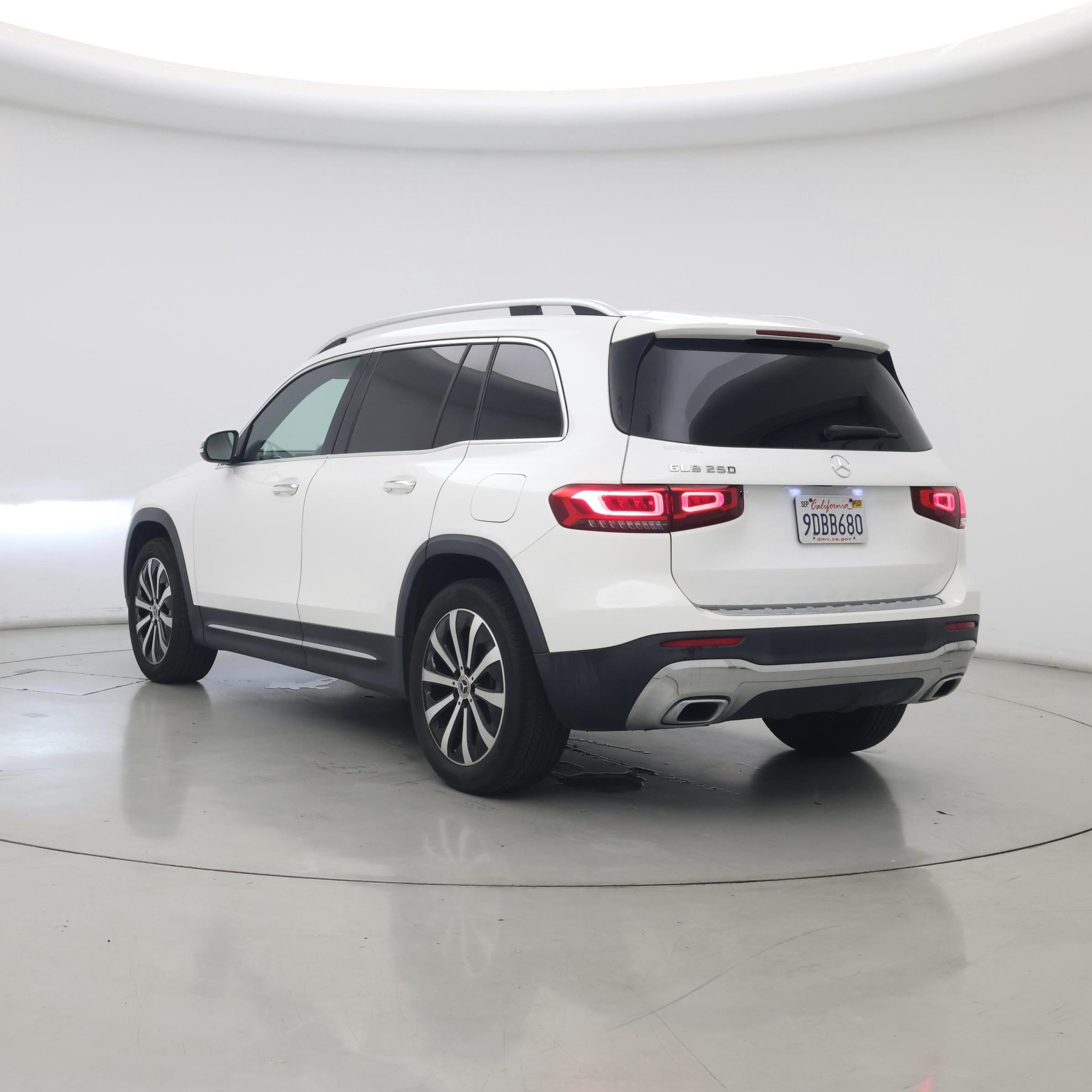 Thumbnail: 2022 Mercedes-Benz GLB - 2