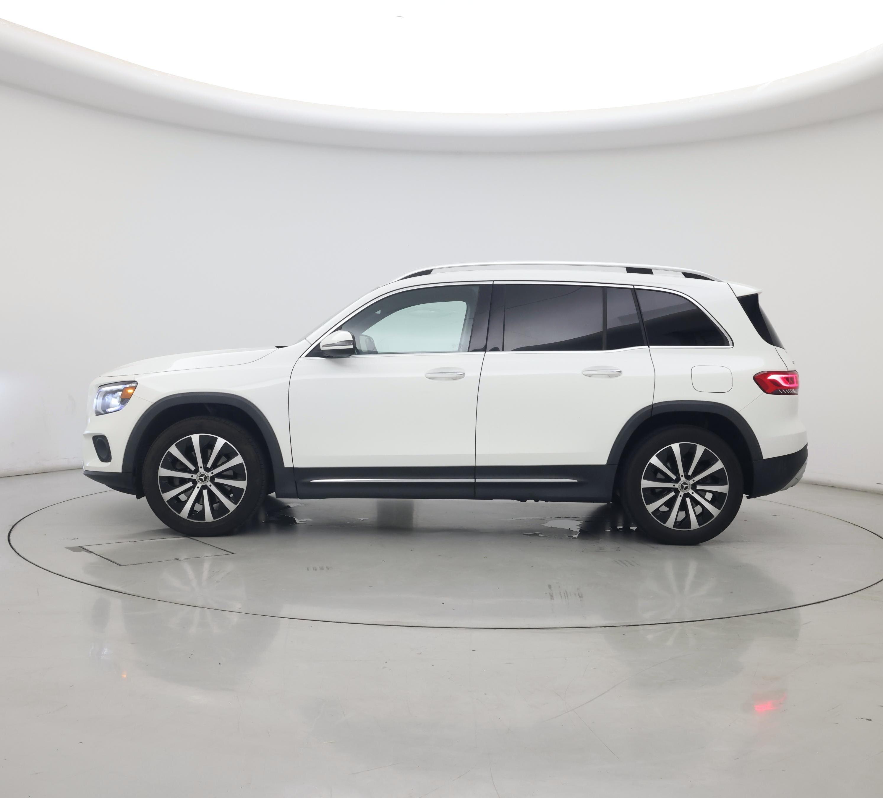 Thumbnail: 2022 Mercedes-Benz GLB - 3