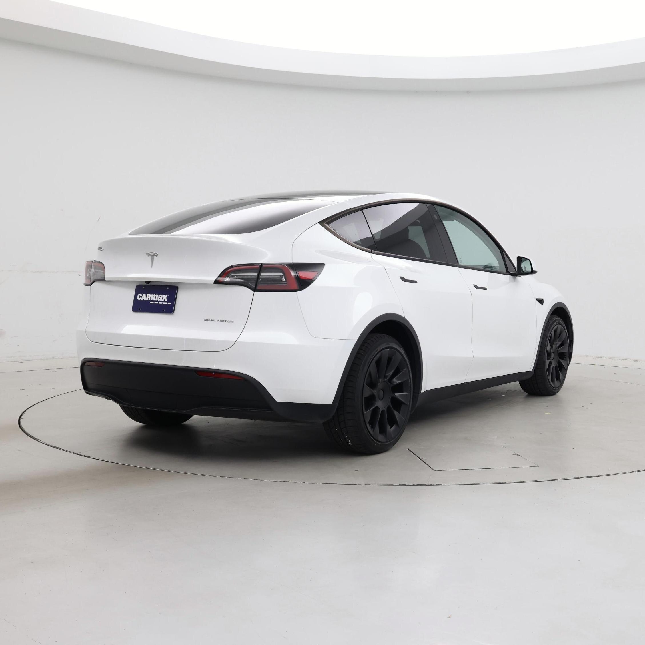 Thumbnail: 2023 Tesla Model Y - 8