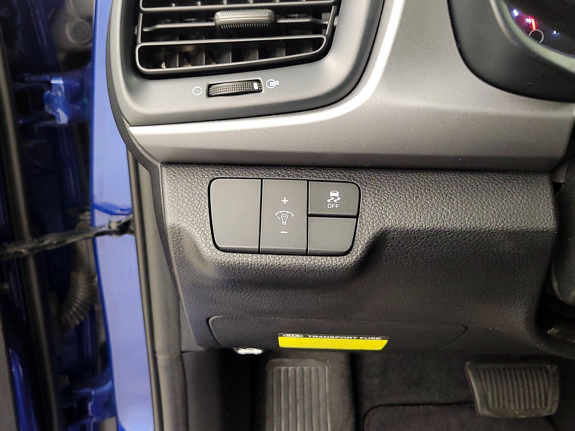 Thumbnail: 2019 Kia Rio - 13