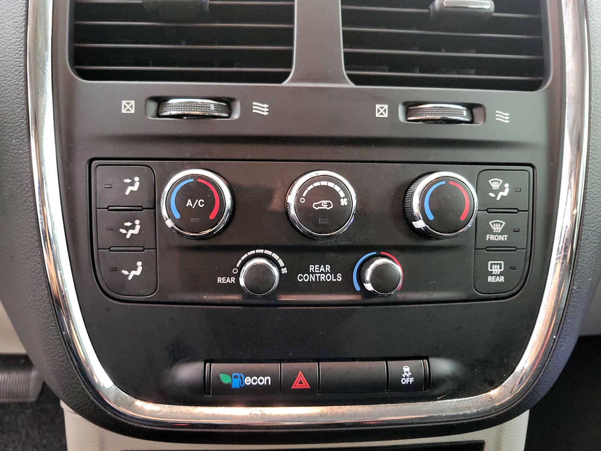 Thumbnail: 2019 Dodge Grand Caravan - 16